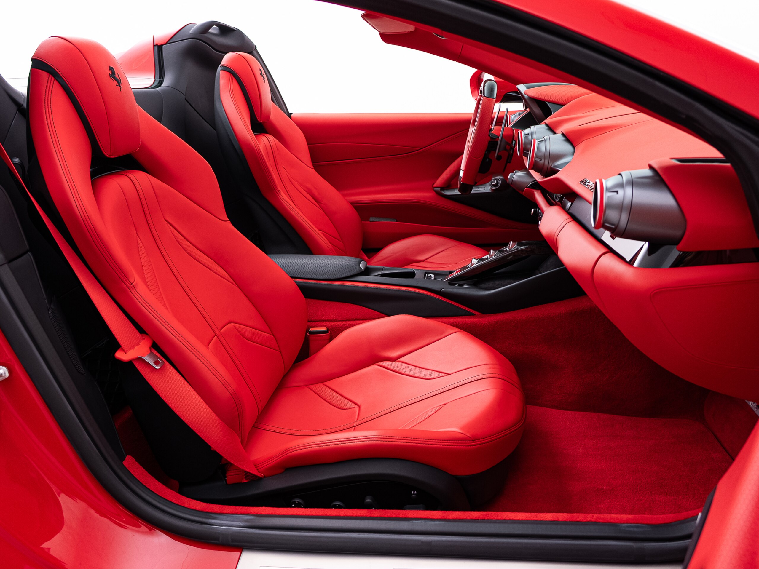 2021 Ferrari 812GTS — Photo 39 / 55