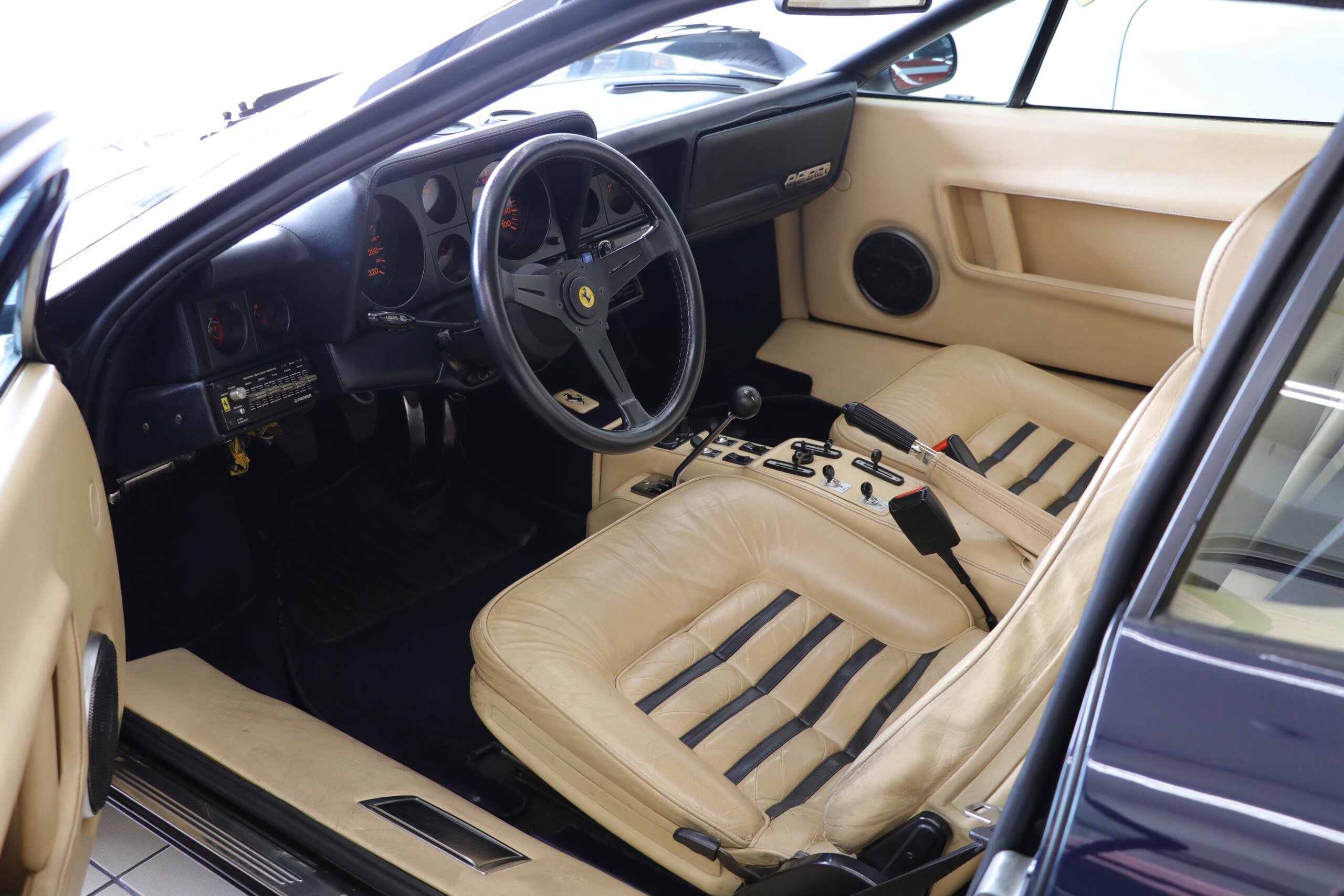 1982 Ferrari 512 BBi — Photo 6 / 19
