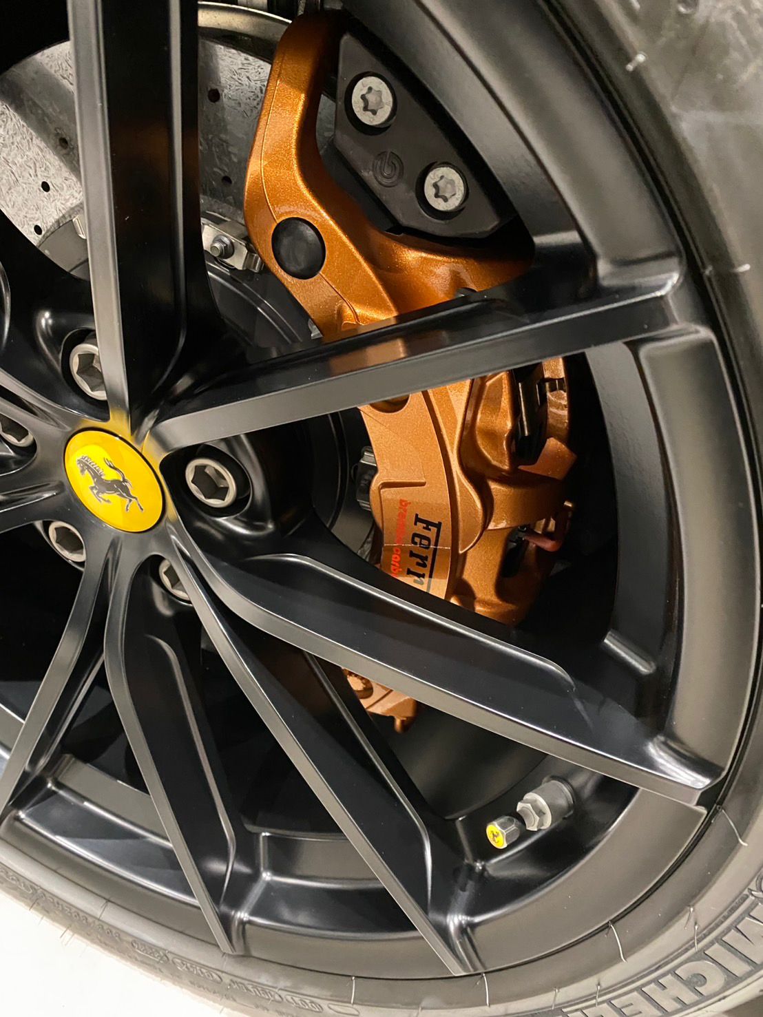 2019 Ferrari 488 Pista — Photo 17 / 24