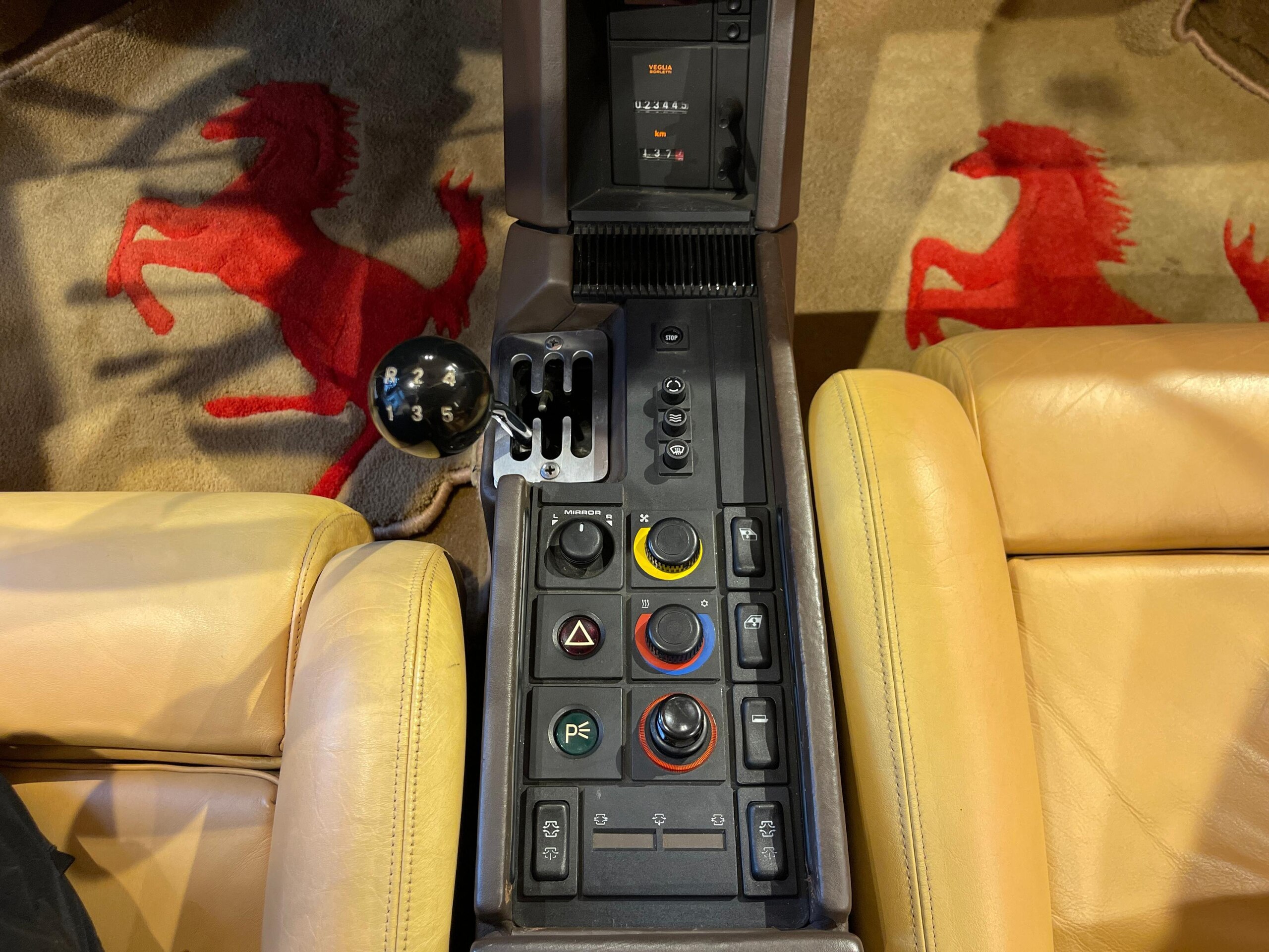 1988 Ferrari Testarossa — Photo 10 / 21