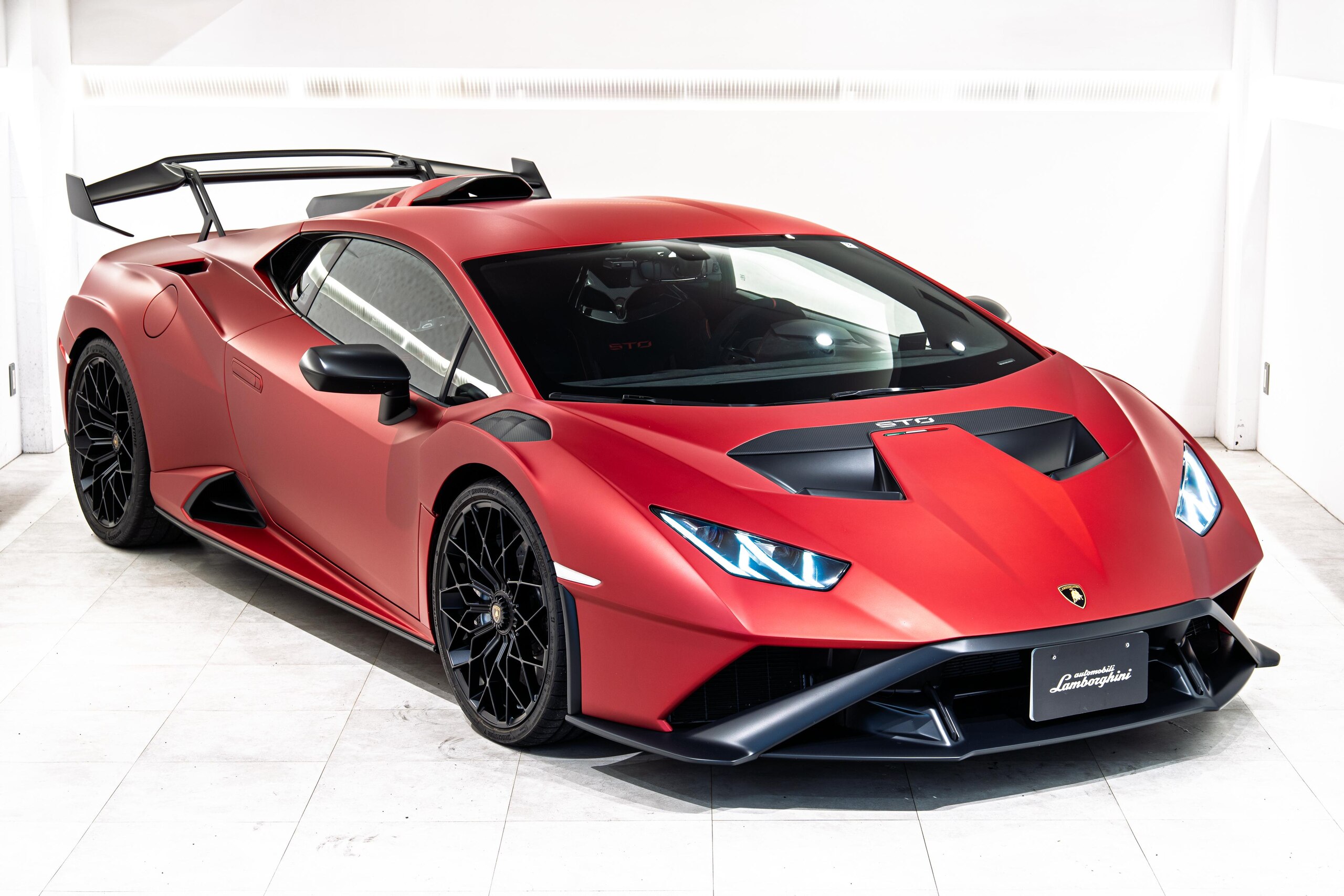 2022 Lamborghini Huracán STO STO (LDF)　Rosso Epona for sale in Japan