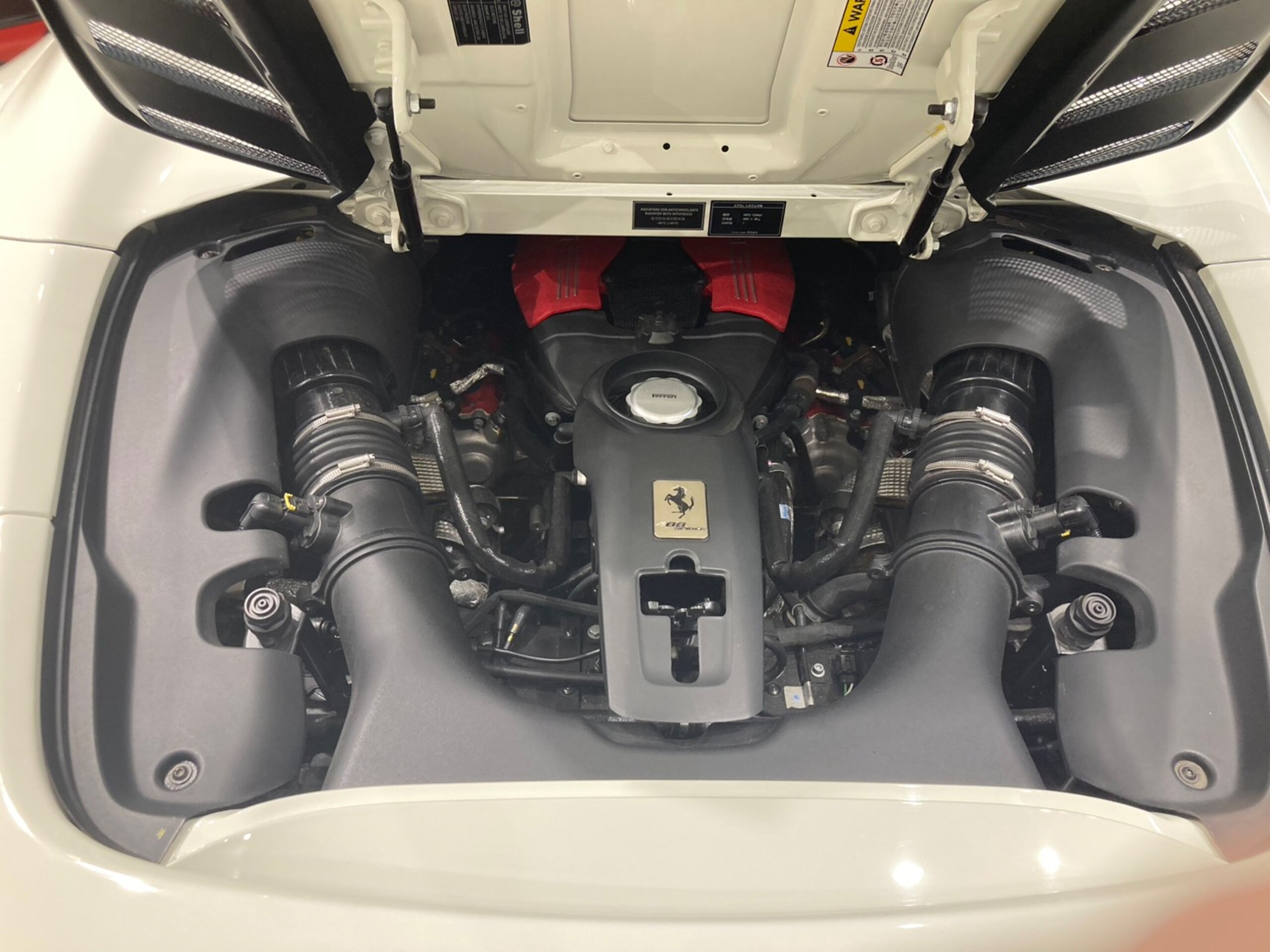 2016 Ferrari 488 Spider — Photo 33 / 35
