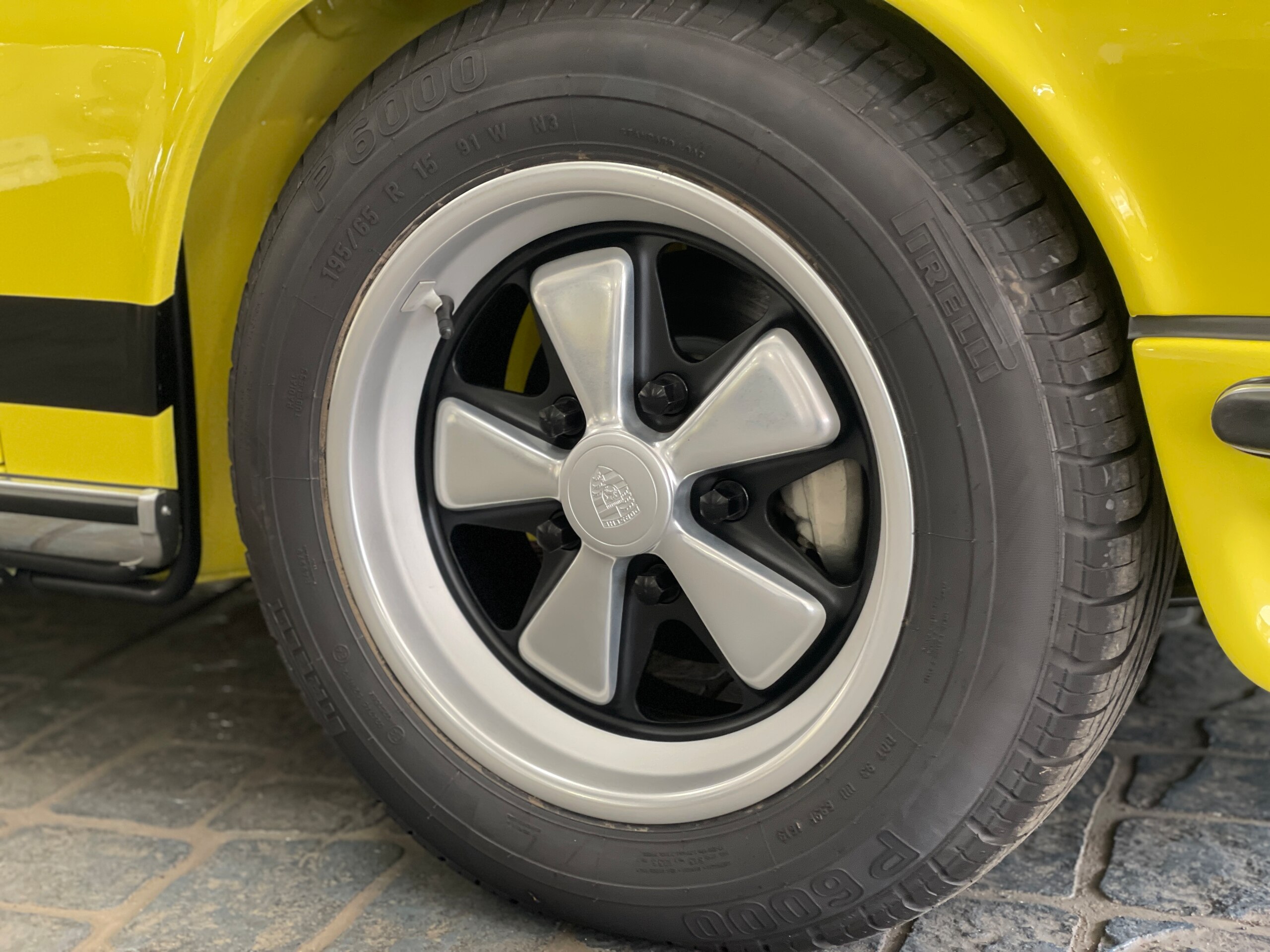 1973 Porsche 911 Carrera RS 2.7 — Photo 12 / 13