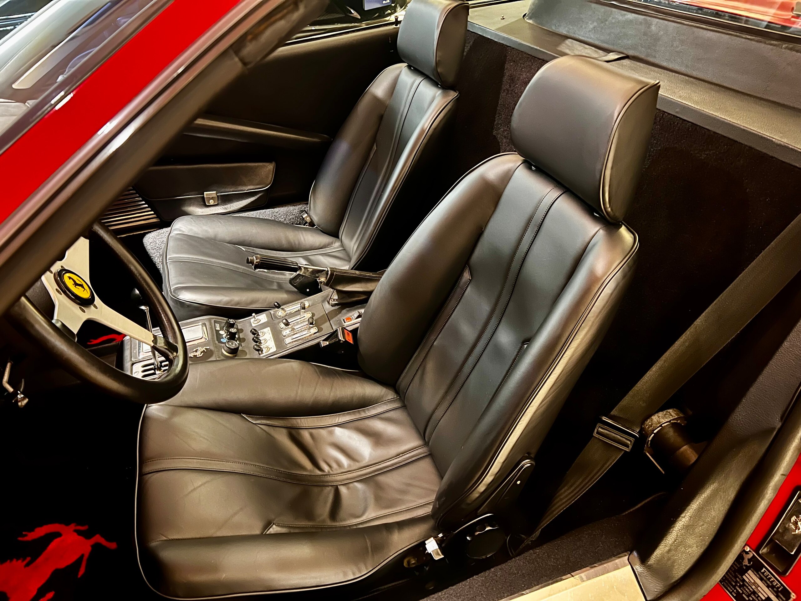 1980 Ferrari 308GTS — Photo 8 / 17