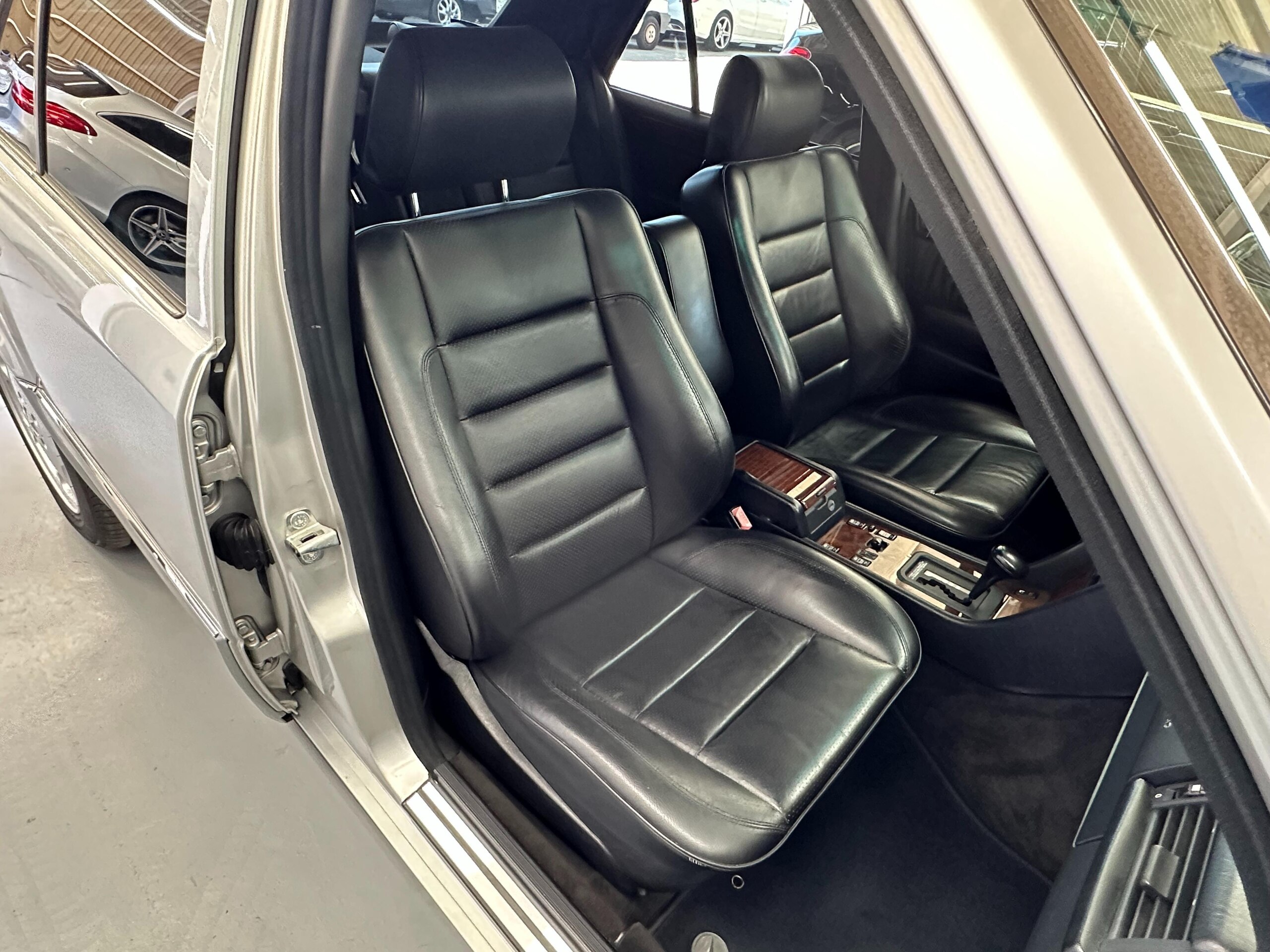 1993 Mercedes Benz E500 — Photo 12 / 18