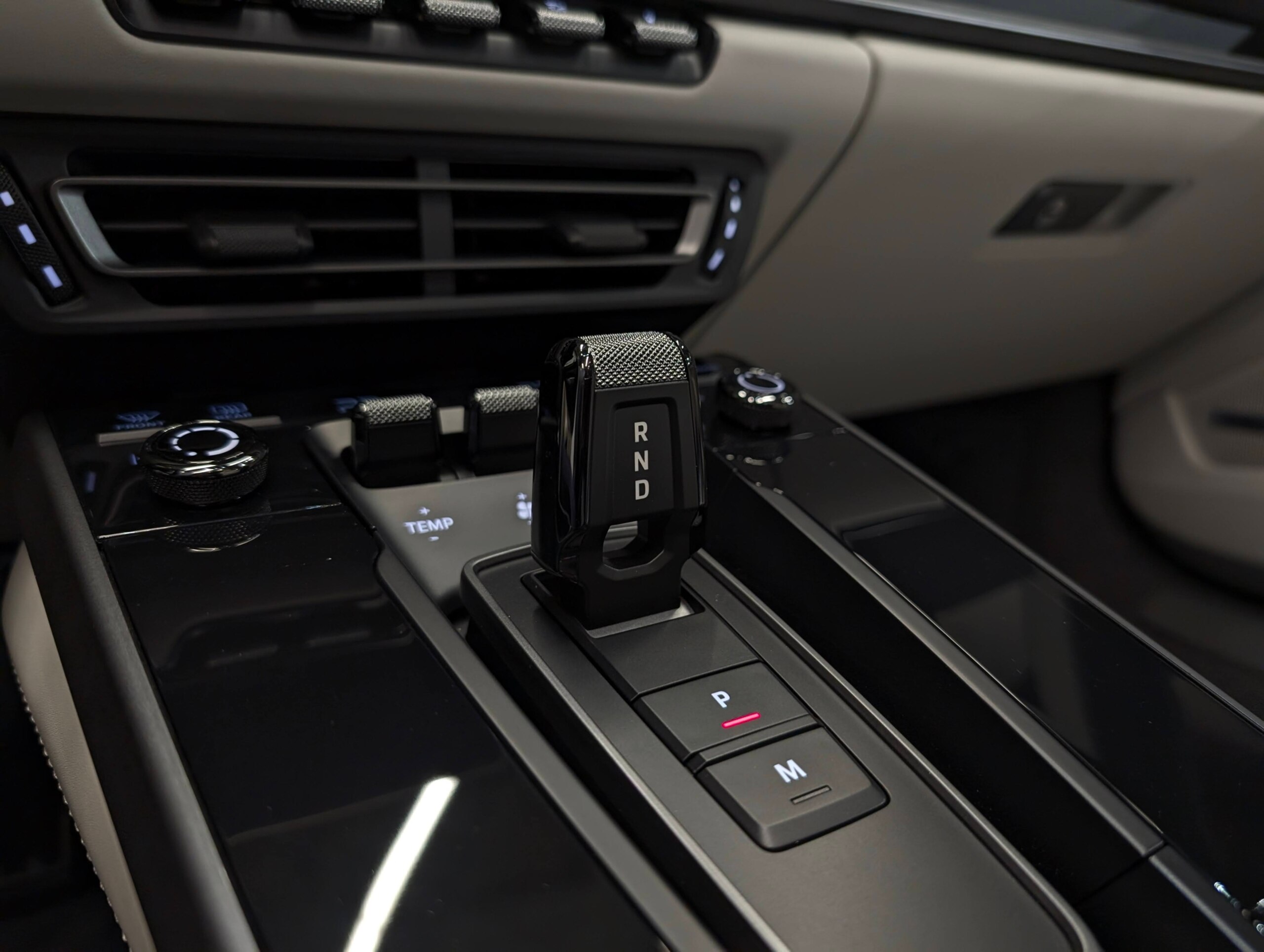 2024 Porsche 911 Targa 4 — Photo 17 / 24