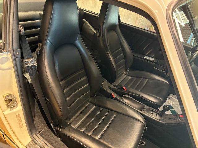 1991 Porsche 911 Carrera 2 — Photo 14 / 17