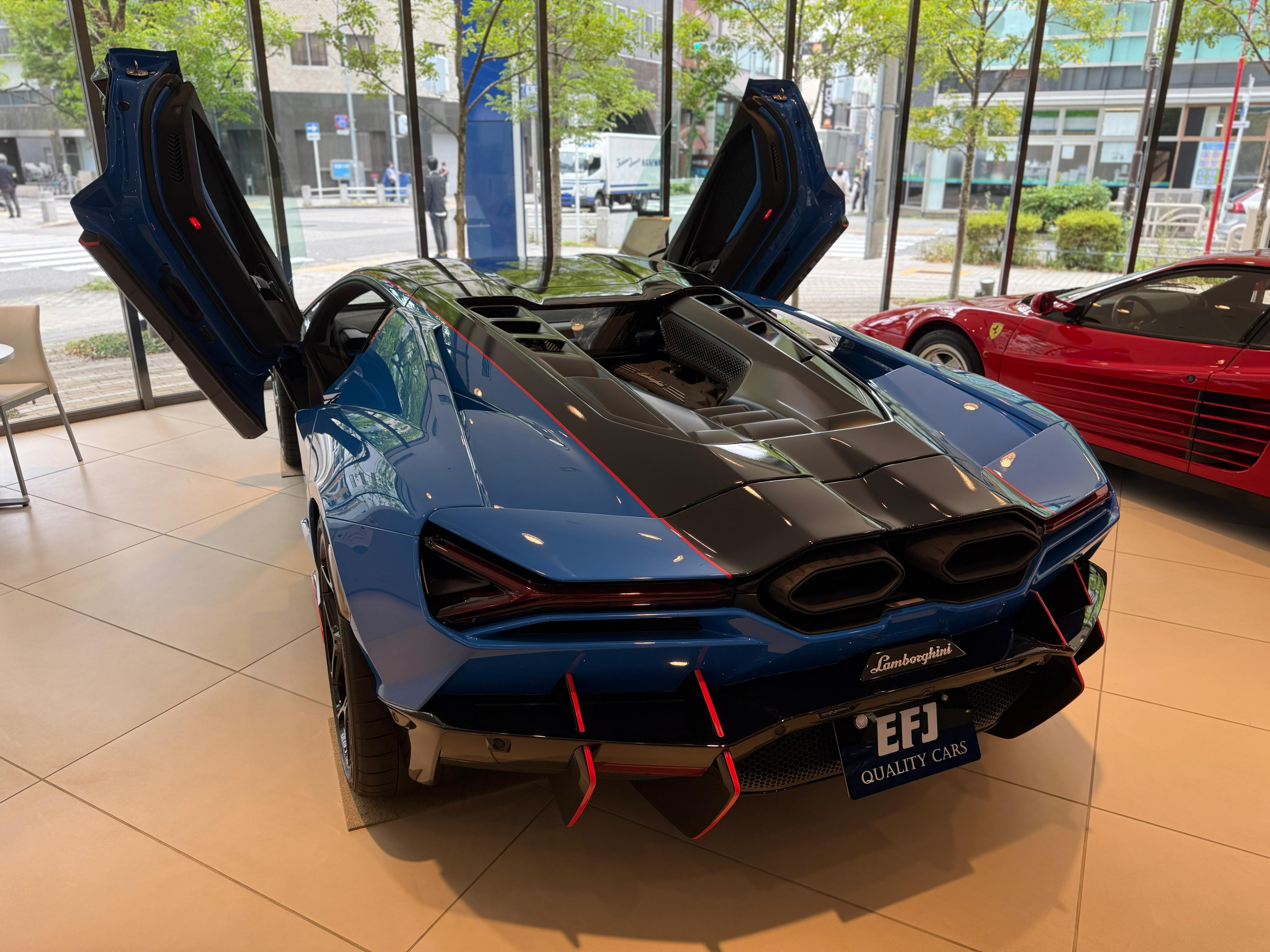 2024 Lamborghini Revuelto — Photo 7 / 14