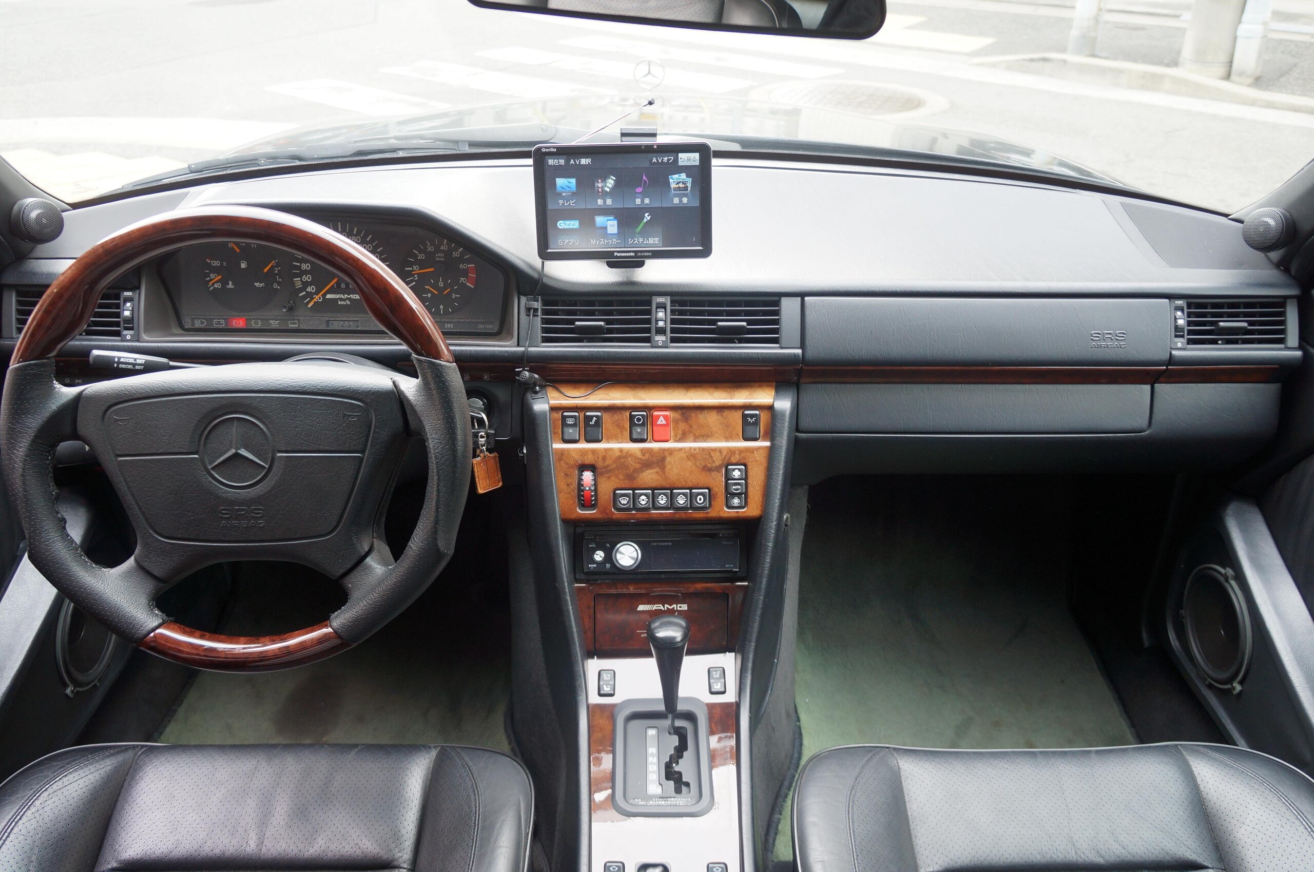 1994 Mercedes Benz E400 AMG — Photo 7 / 18