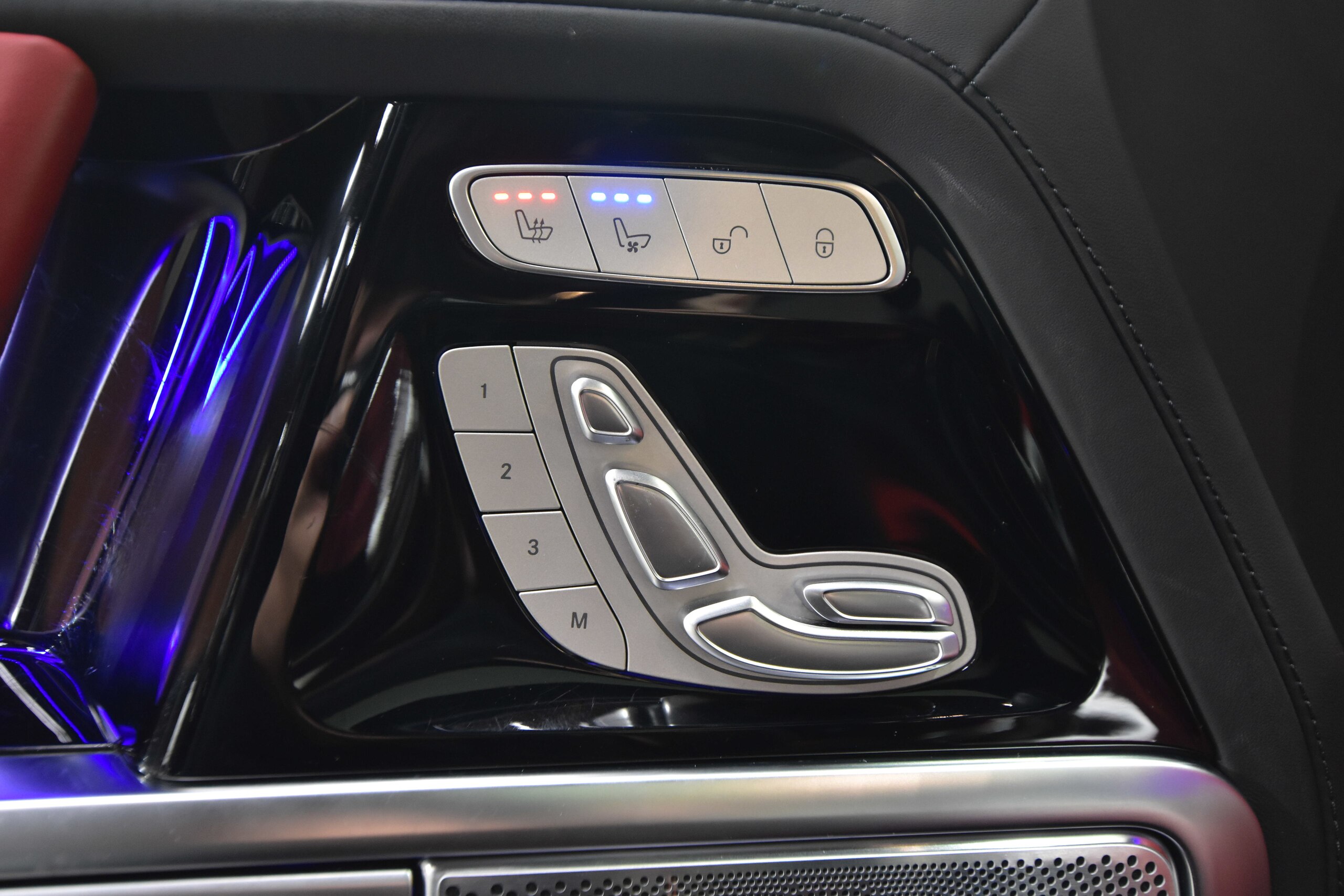 2020 Mercedes Benz G63 AMG — Photo 19 / 32