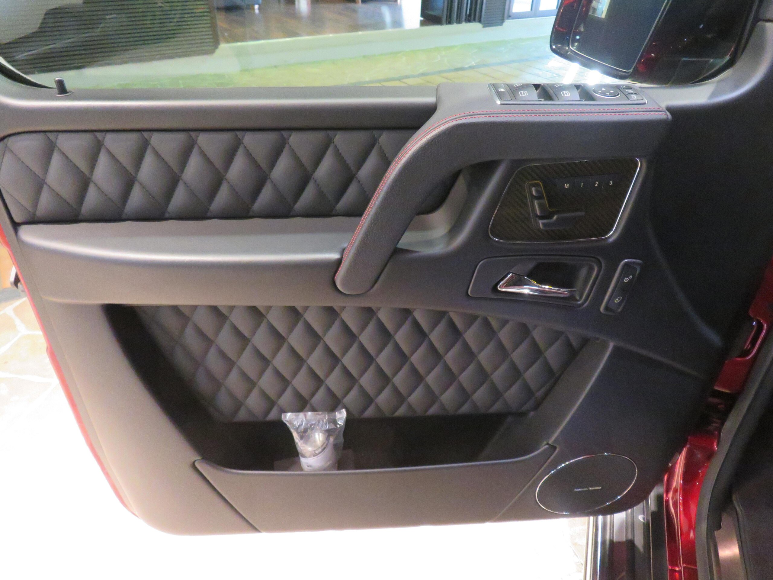 2015 Mercedes Benz G63 AMG — Photo 6 / 20