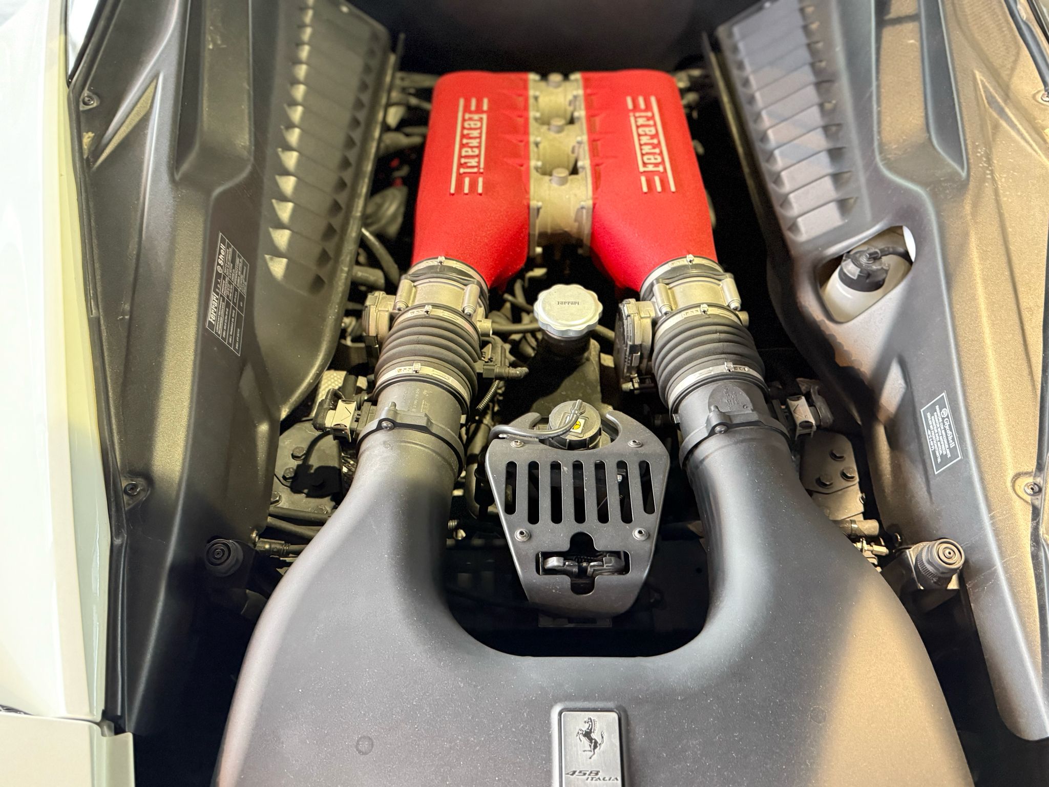 2011 Ferrari 458 Italia F1 DCT — Photo 10 / 10