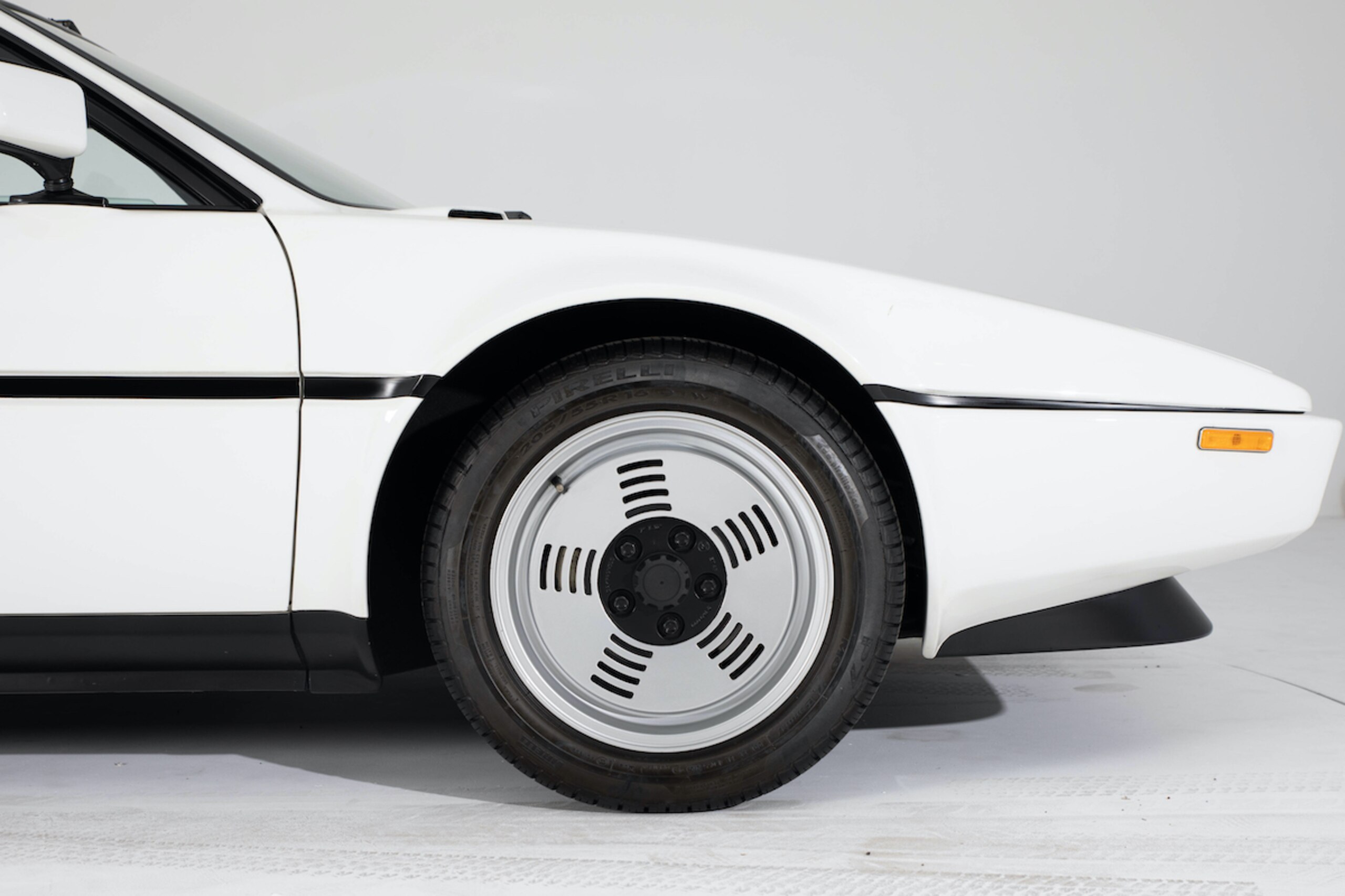 1981 BMW M1 — Photo 11 / 33