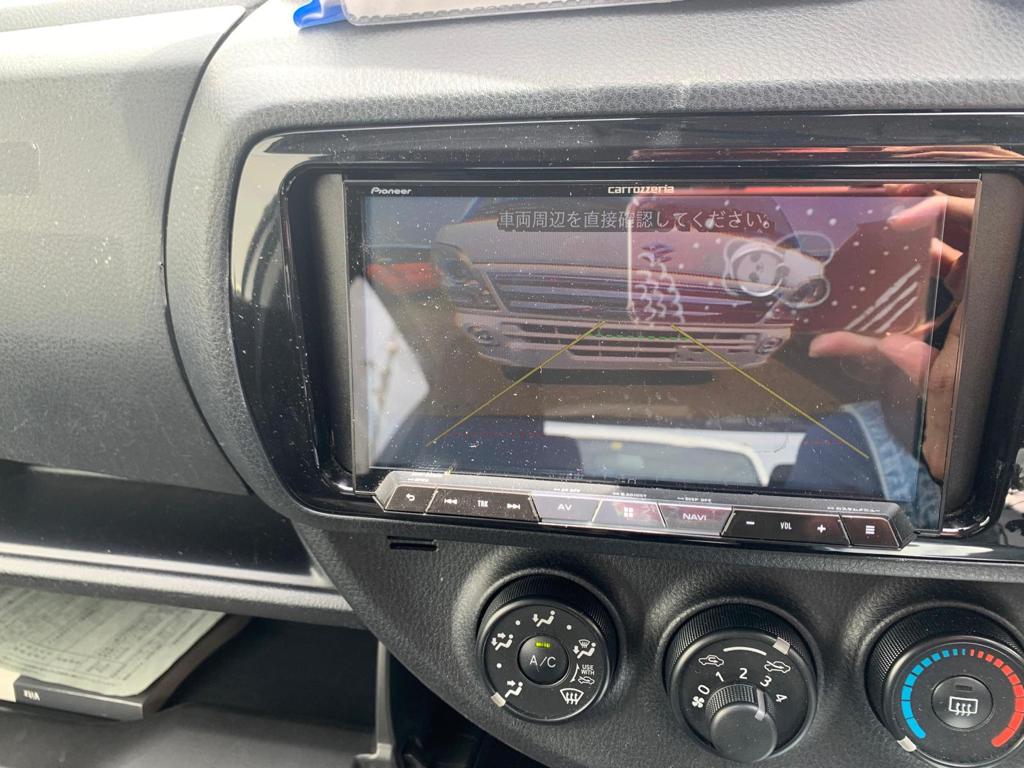2019 Toyota Vitz — Photo 15 / 17