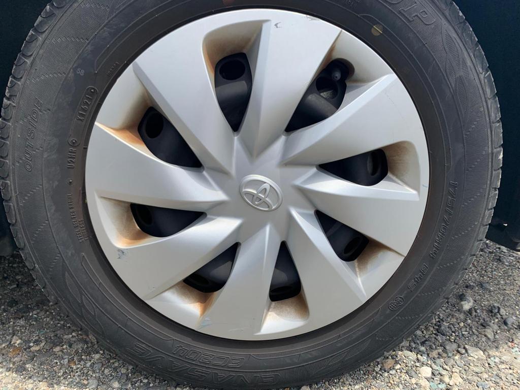 2019 Toyota Vitz — Photo 6 / 17