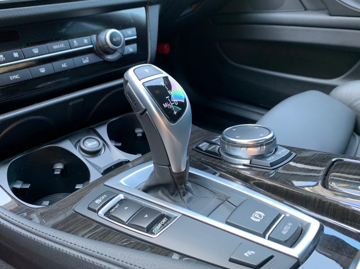 2015 BMW 528i M Sport — Photo 19 / 32