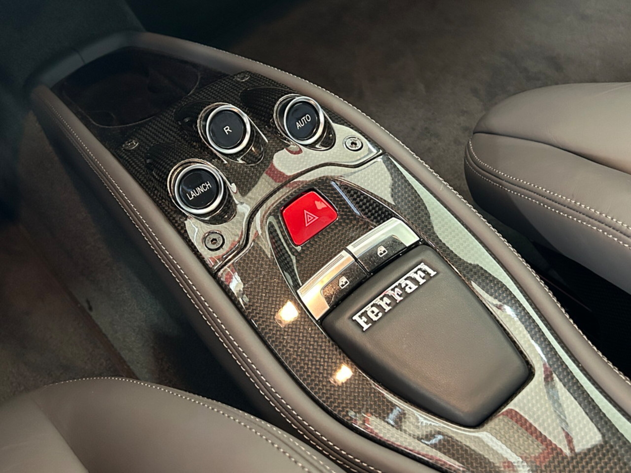 2013 Ferrari 458 Italia F1 DCT — Photo 12 / 16