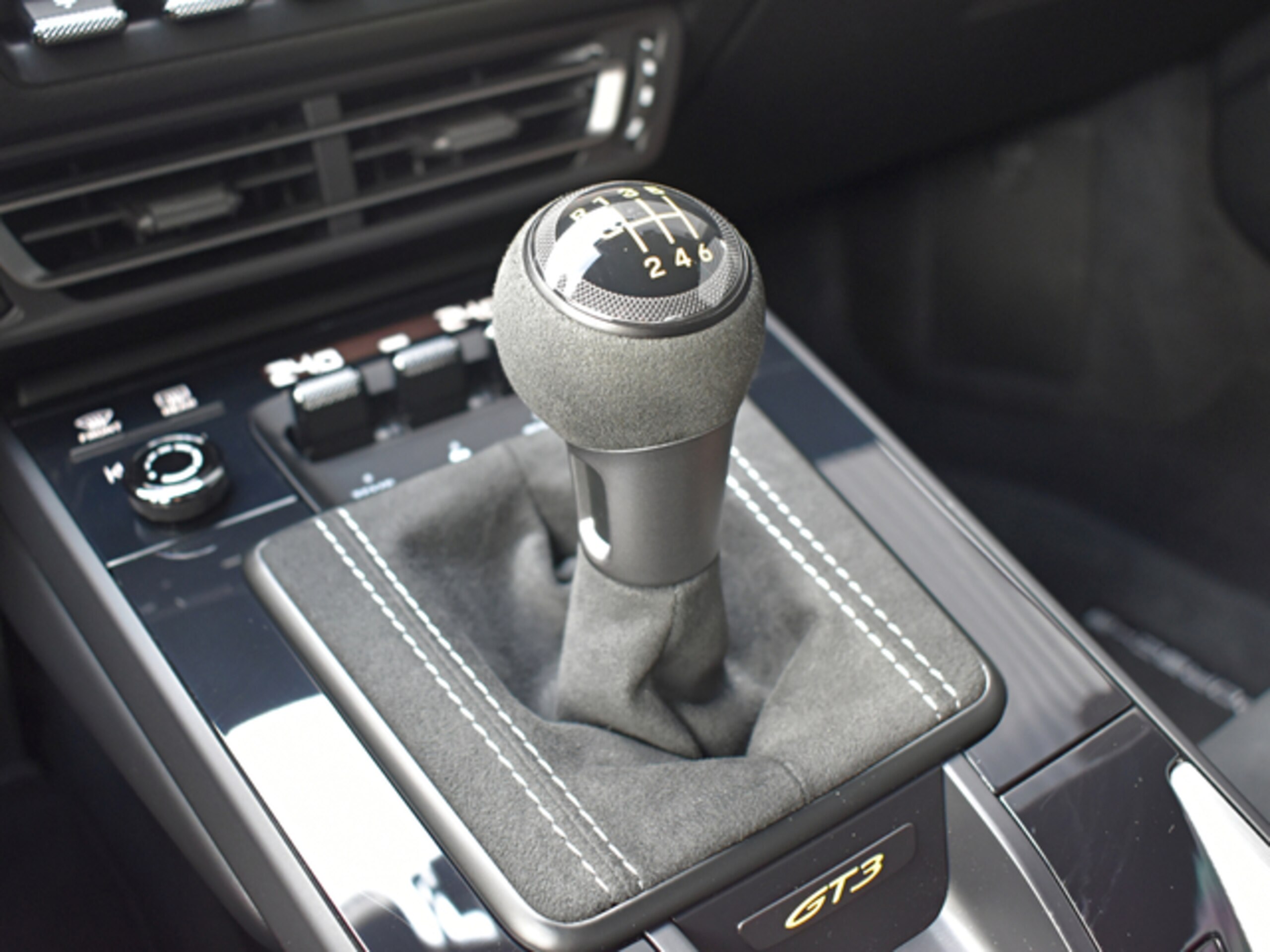 2022 Porsche 911 GT3 — Photo 11 / 16