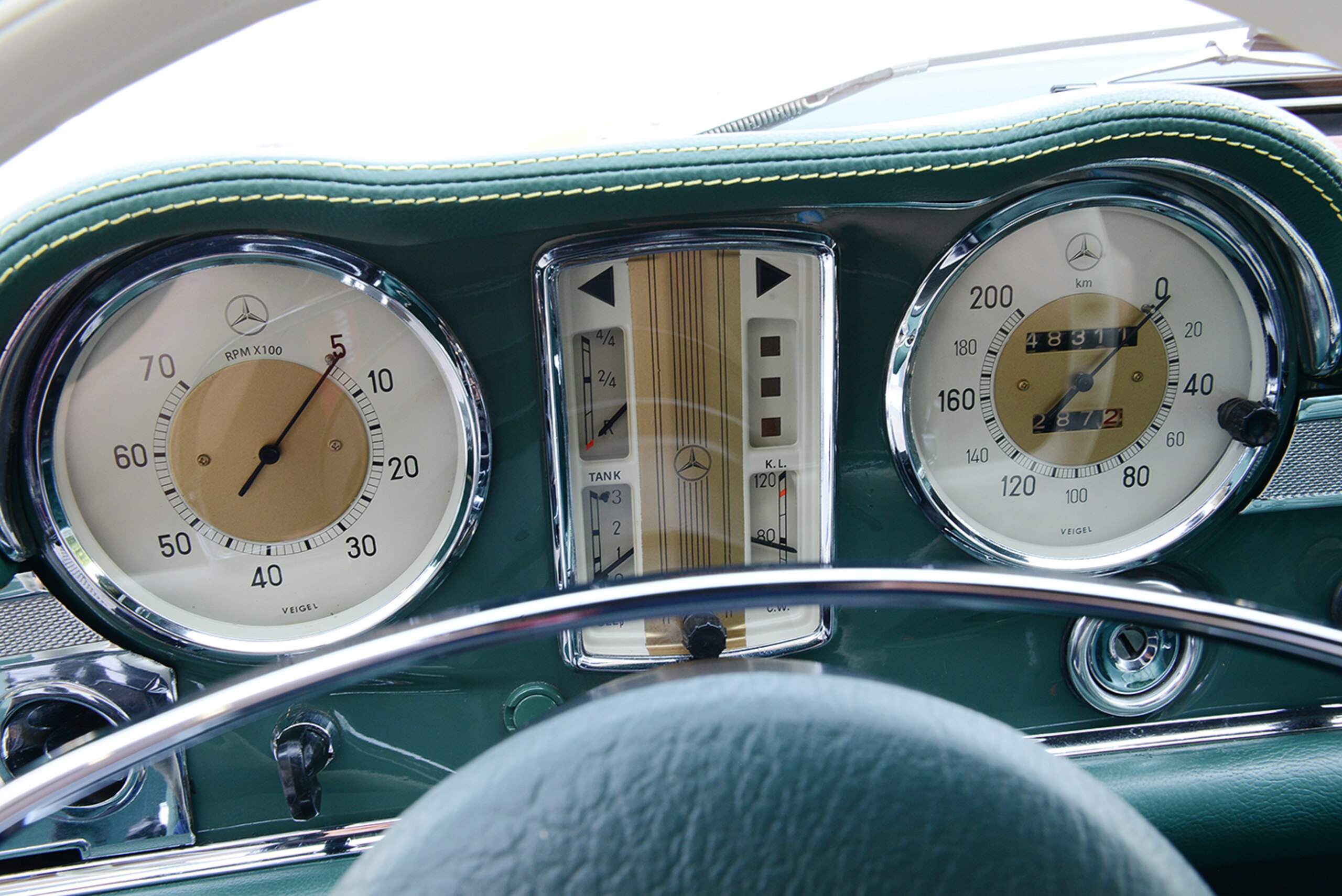 1969 Mercedes Benz 280SL — Photo 10 / 22