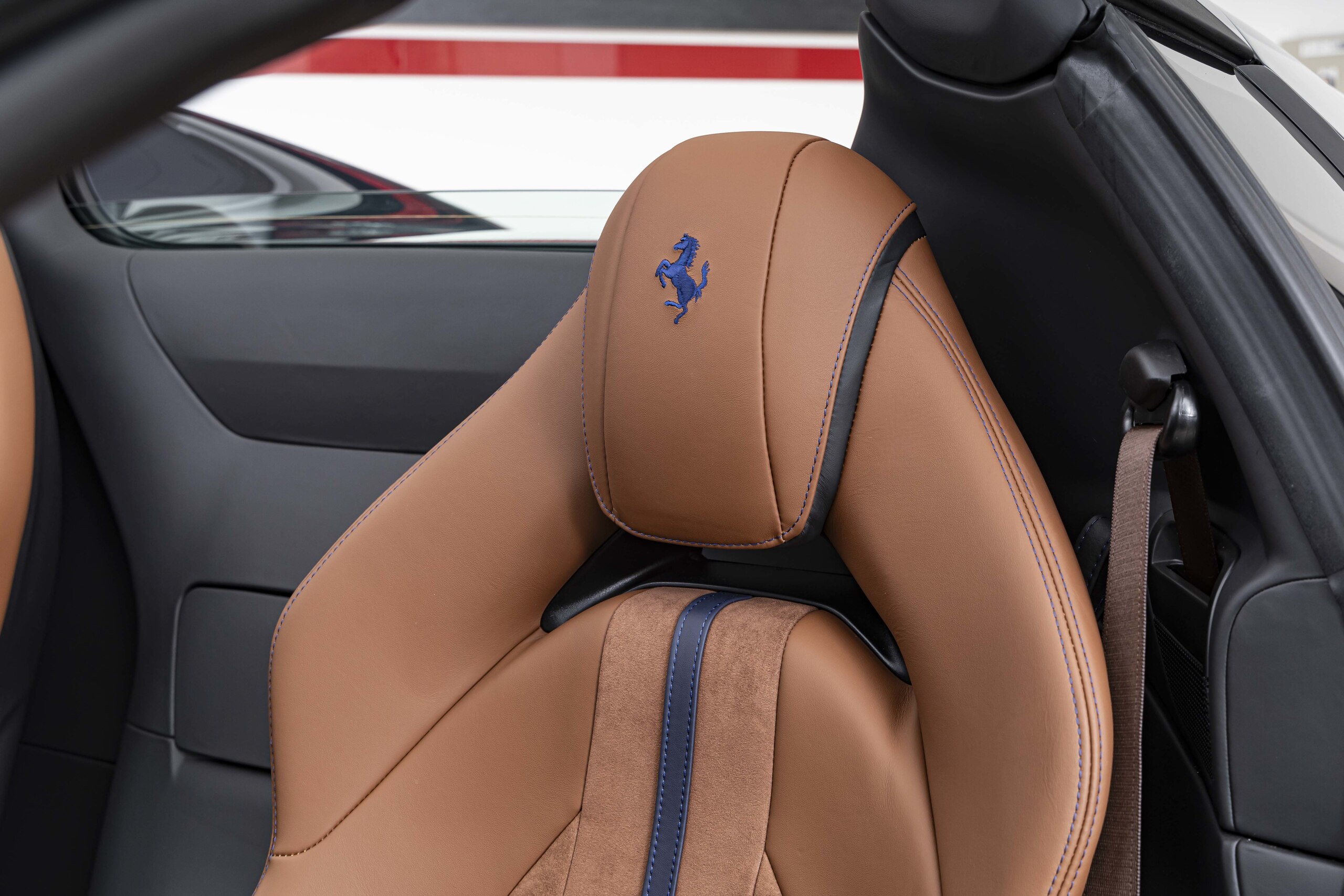 2023 Ferrari 812GTS — Photo 12 / 29