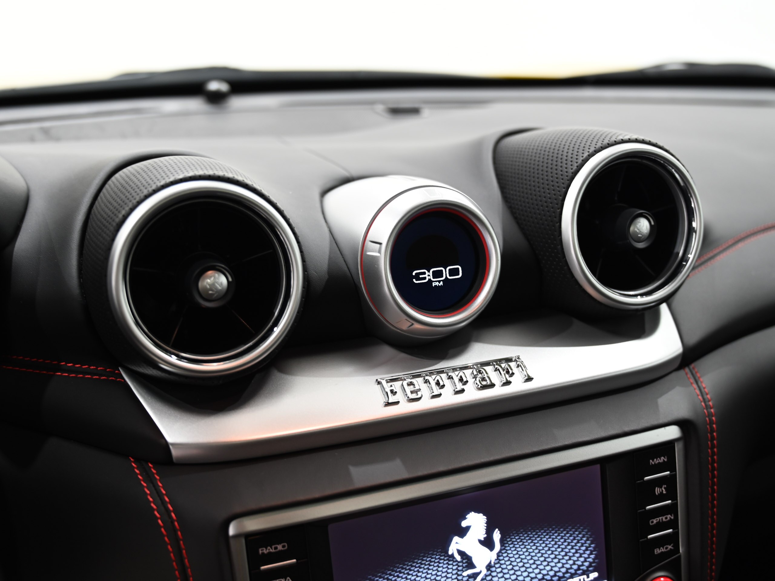 2016 Ferrari California T — Photo 12 / 23