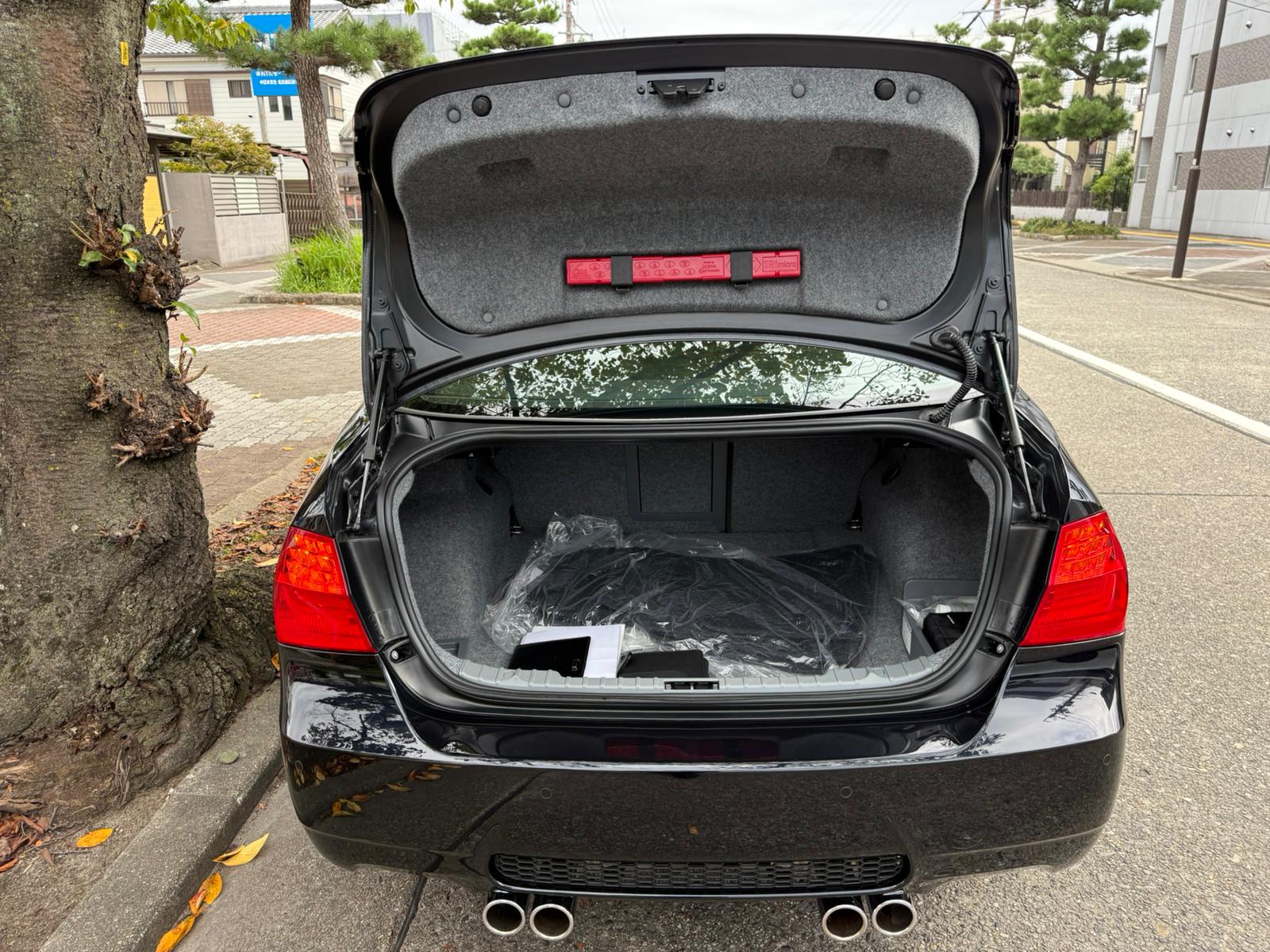 2011 BMW M3 Sedan — Photo 18 / 22