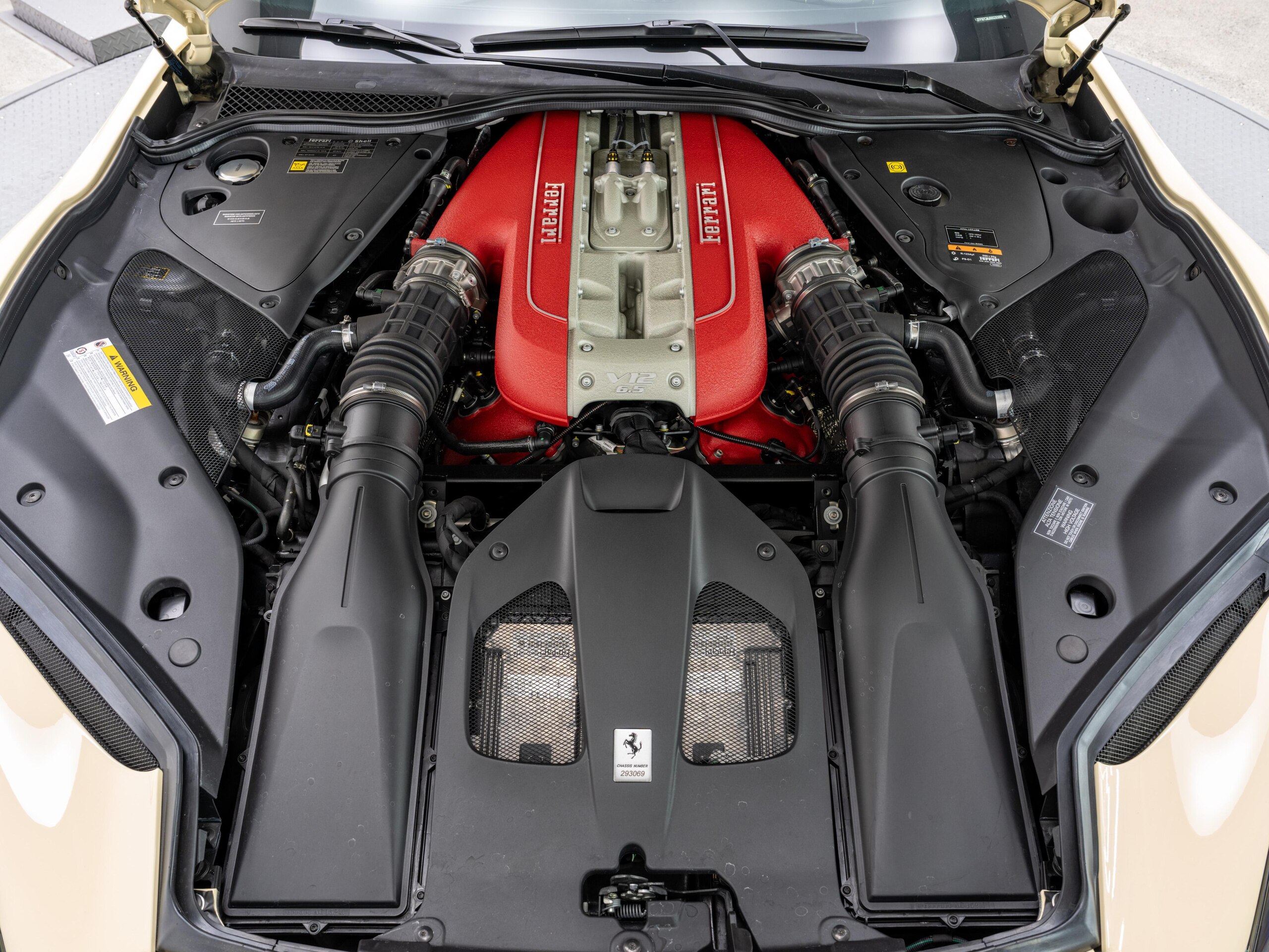 2023 Ferrari 812GTS — Photo 31 / 32
