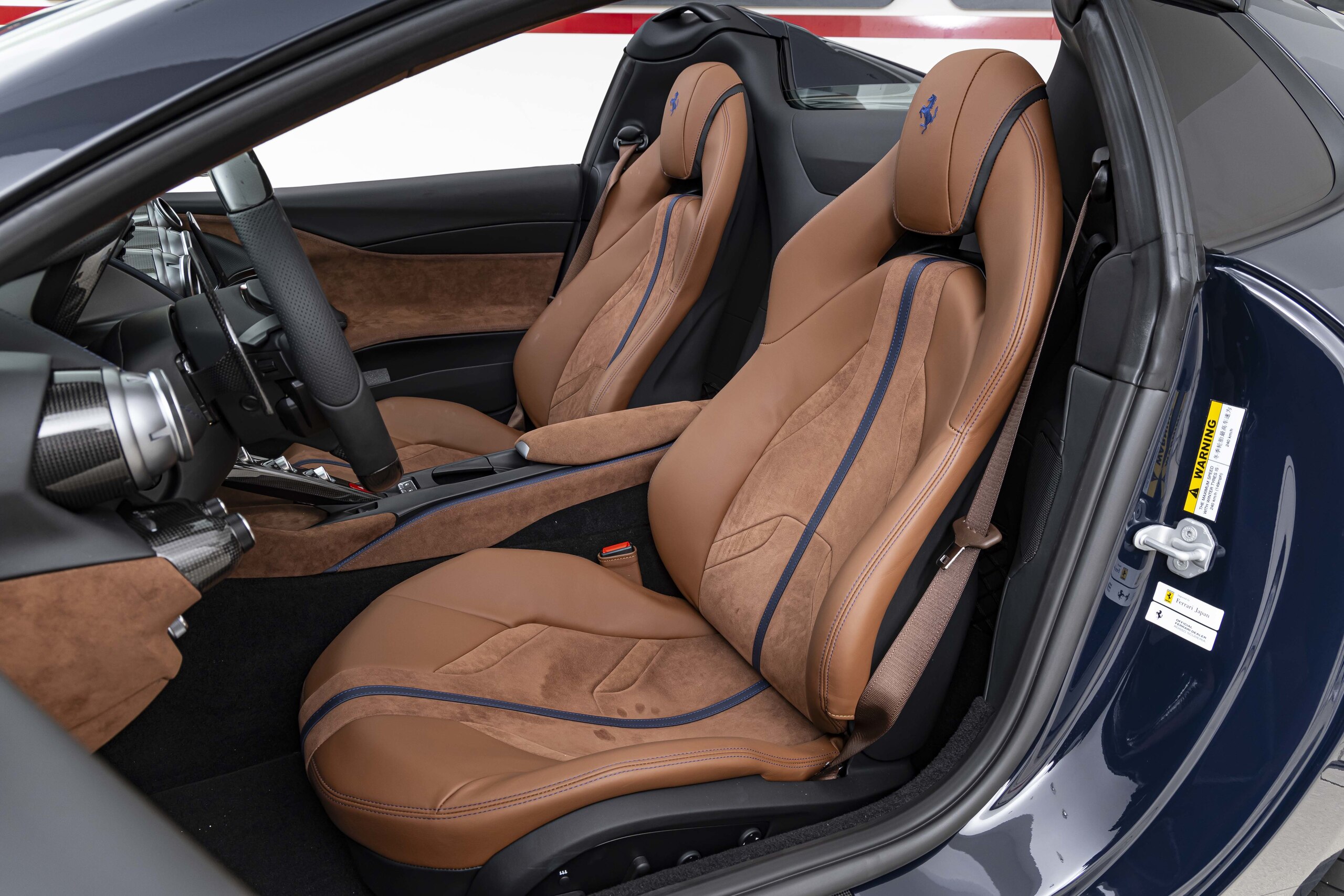 2023 Ferrari 812GTS — Photo 11 / 29