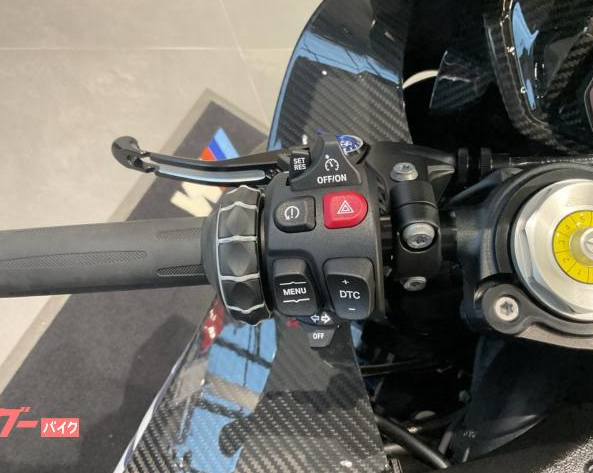 2023 BMW M1000RR — Photo 7 / 18
