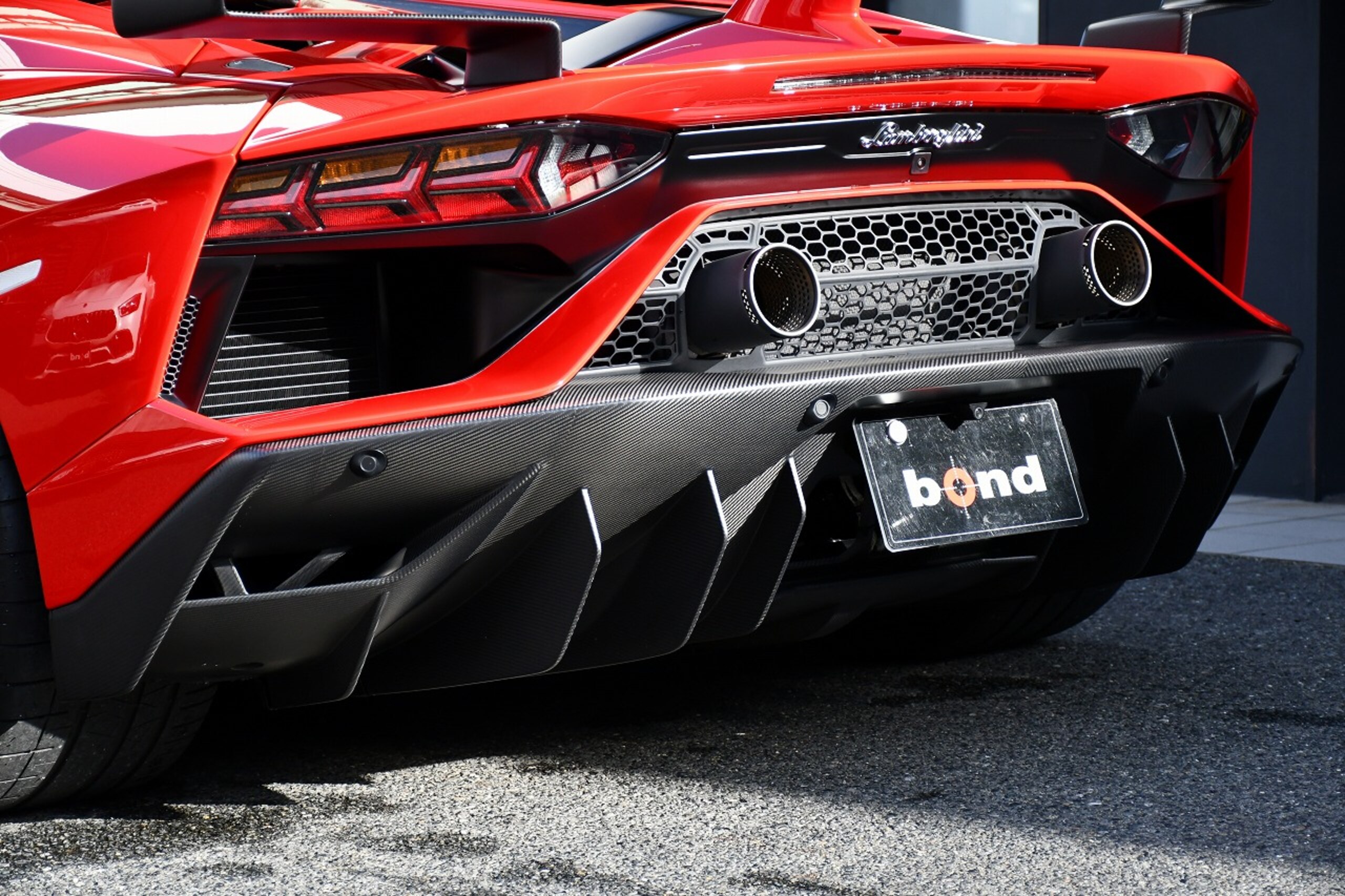 2019 Lamborghini Aventador SVJ — Photo 13 / 46