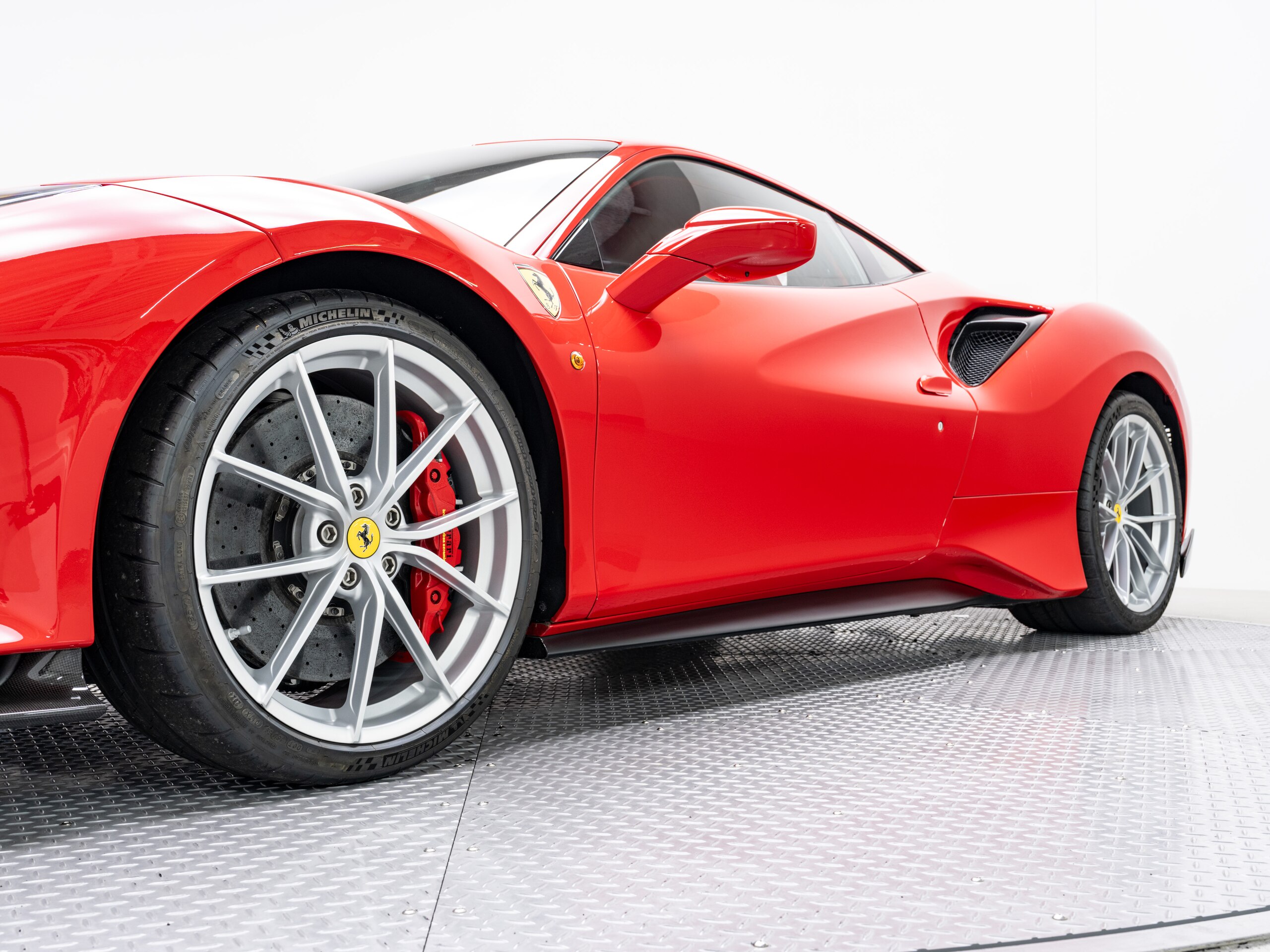 2019 Ferrari 488 Pista — Photo 20 / 26