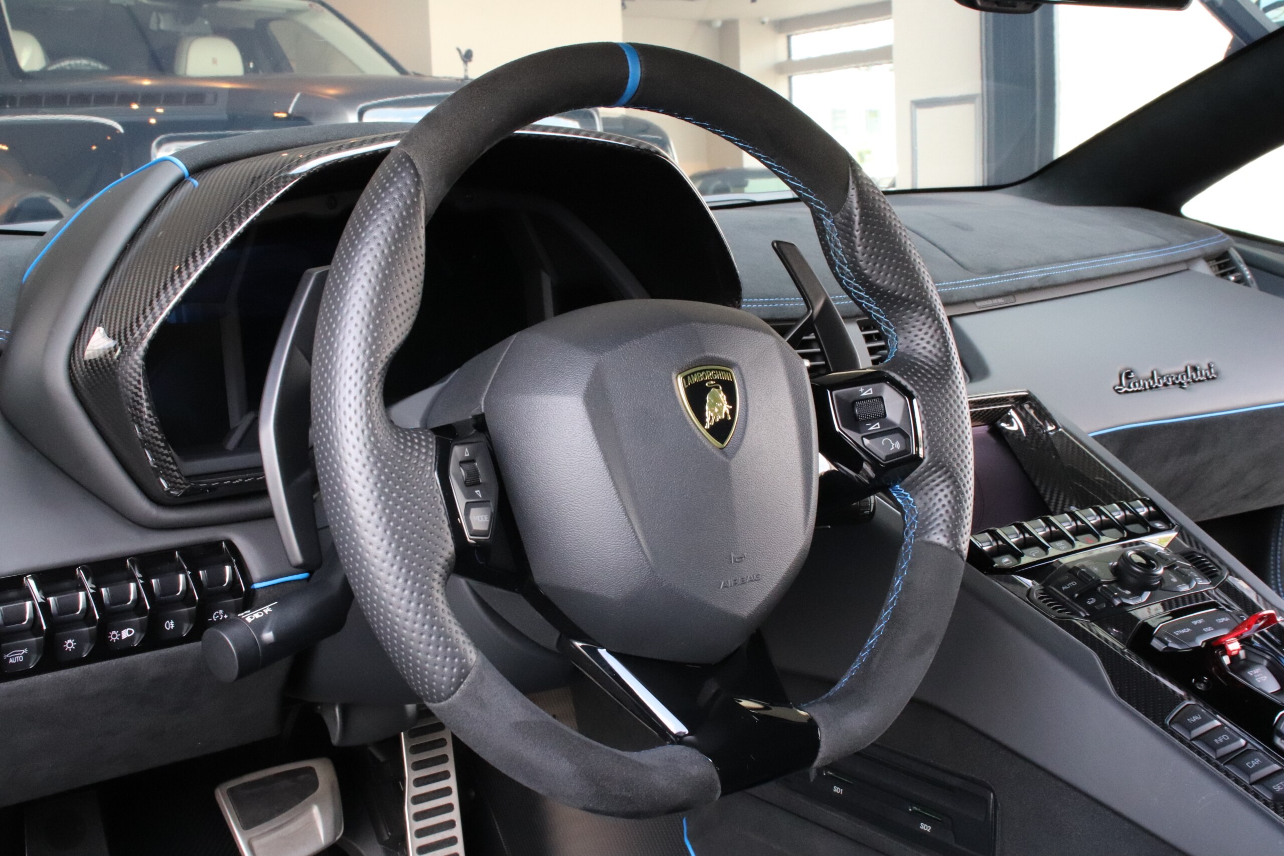 2020 Lamborghini Aventador SV — Photo 14 / 23