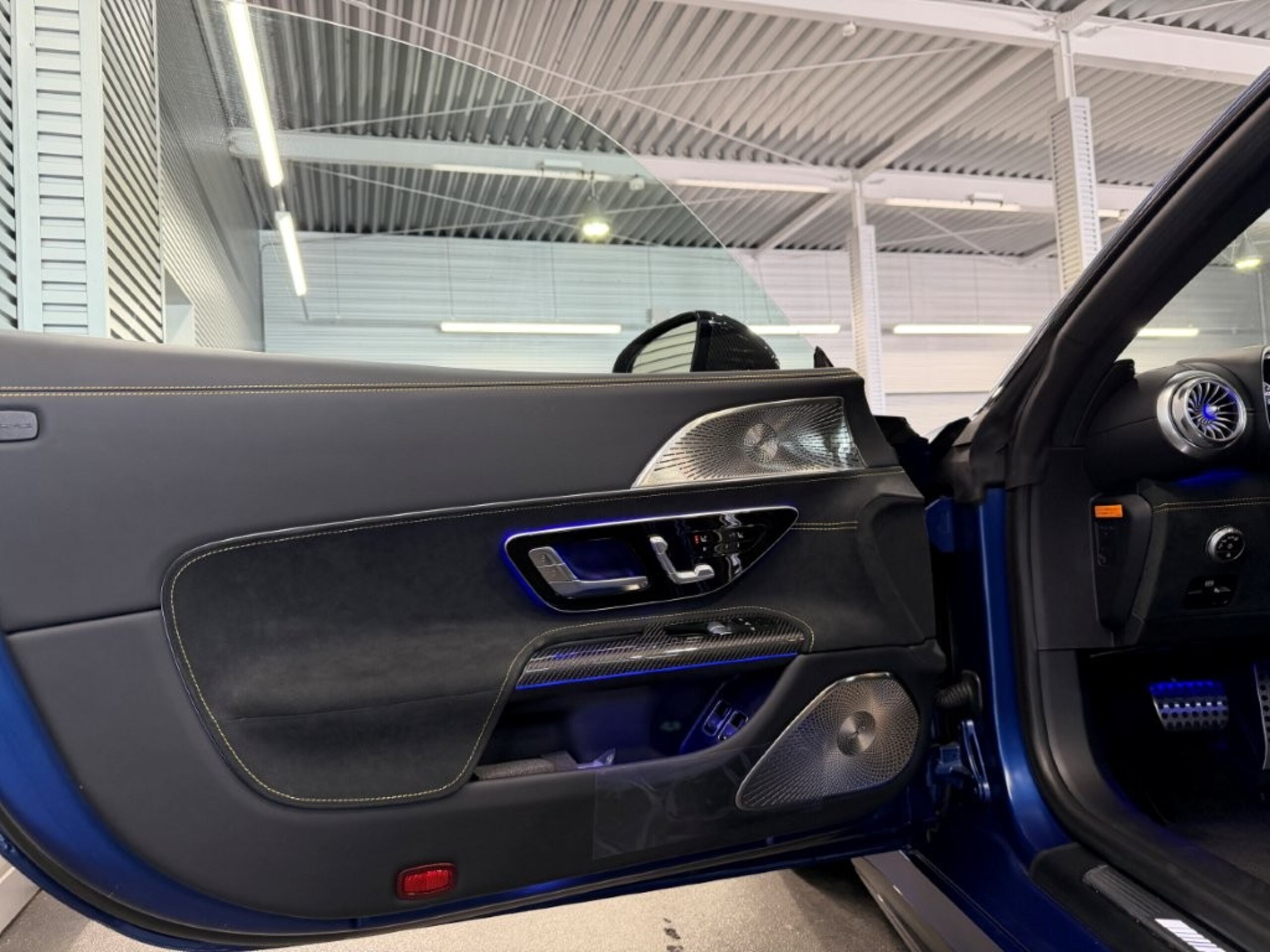 2025 Mercedes Benz AMG GT63 SE Performance — Photo 14 / 61