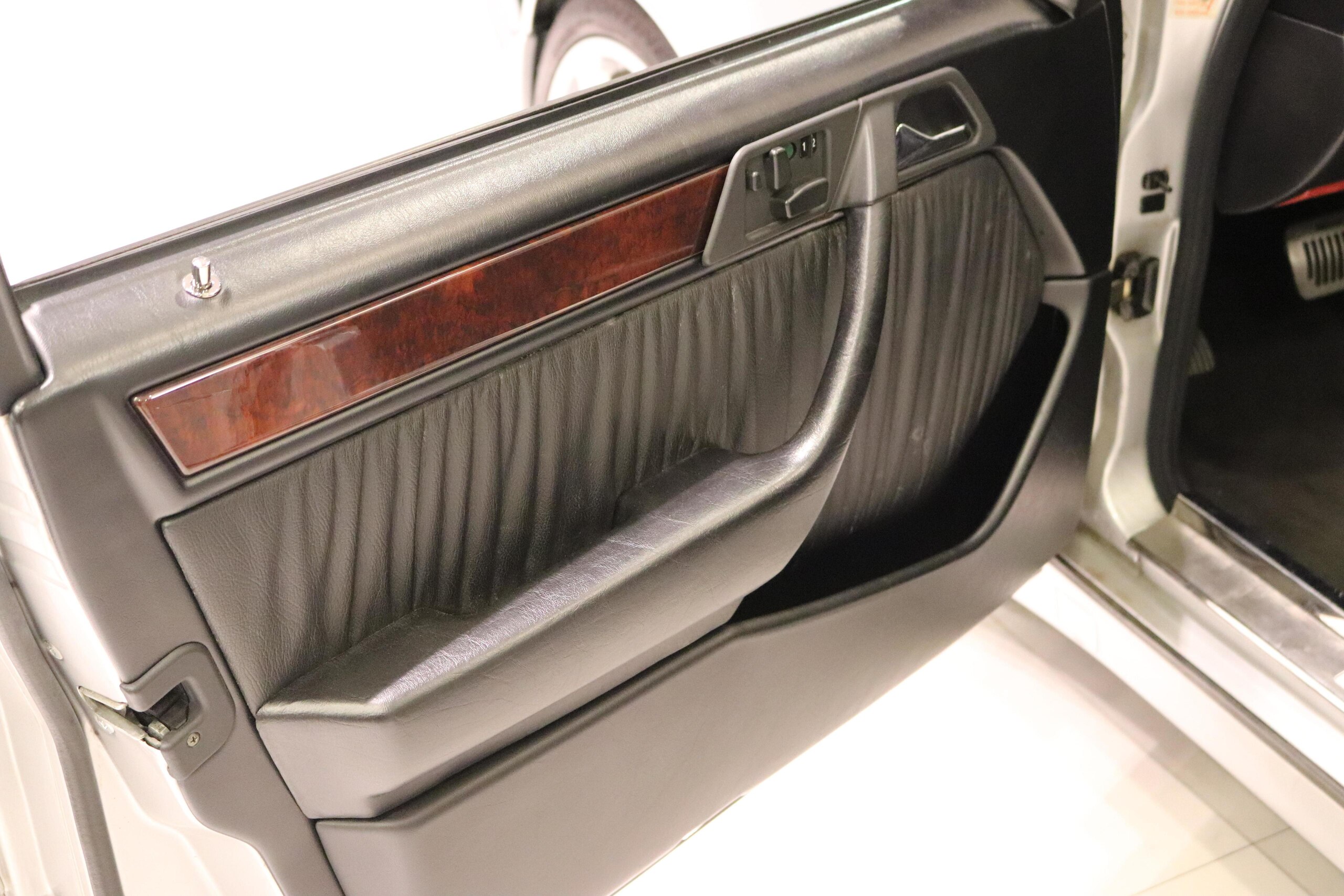 1994 Mercedes Benz E500 — Photo 7 / 19