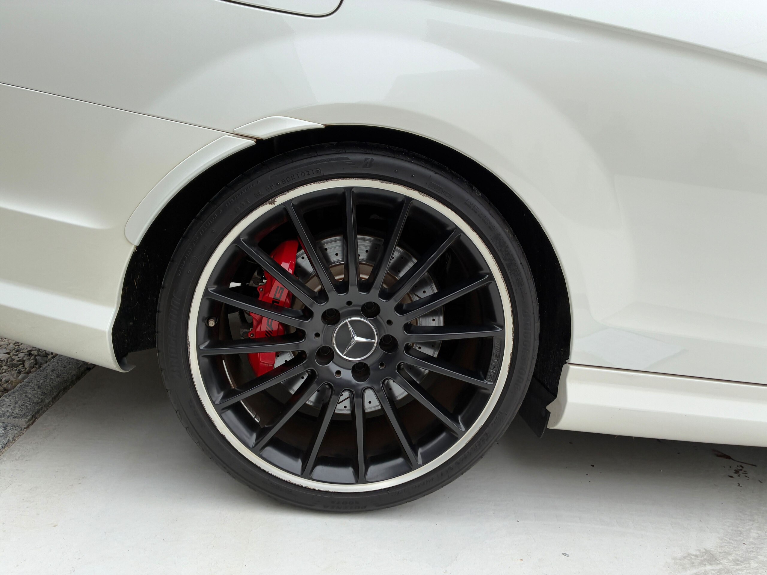 2011 Mercedes Benz C63 AMG — Photo 9 / 11