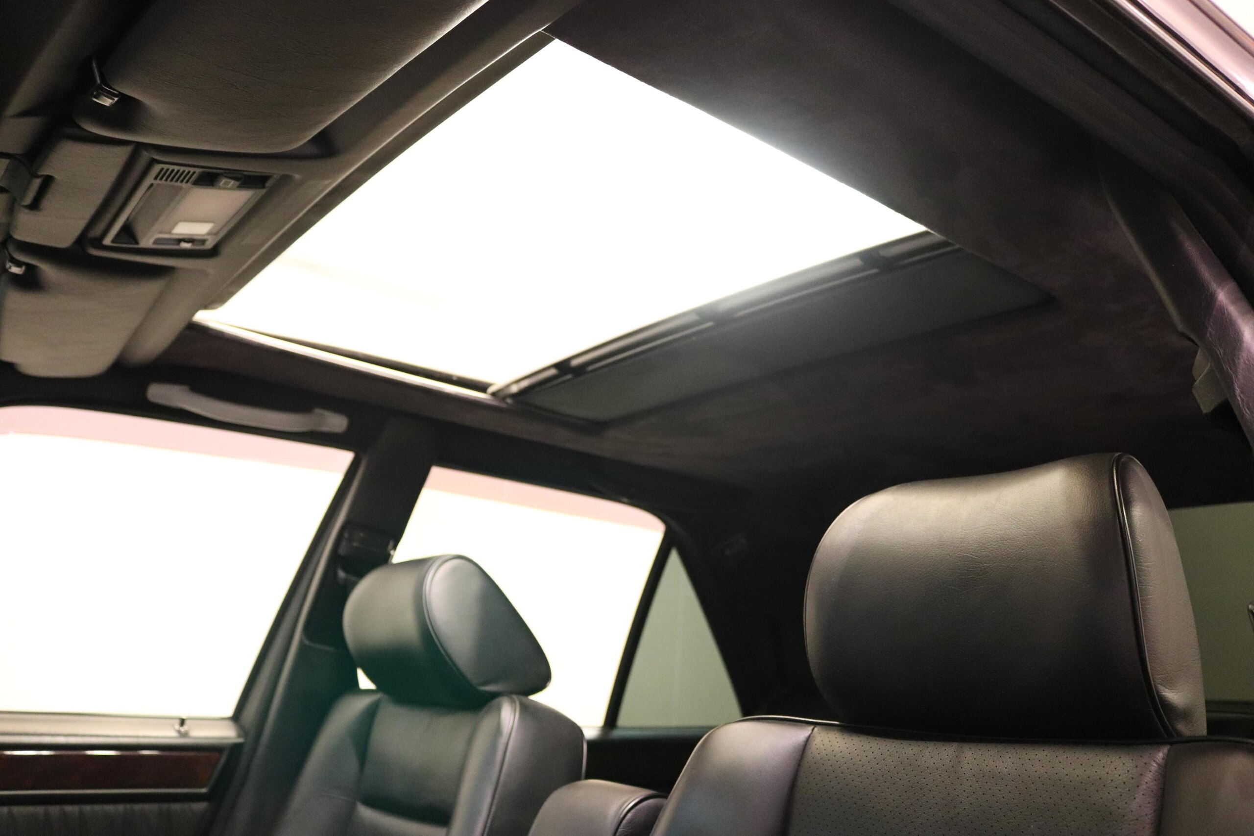 1994 Mercedes Benz E500 — Photo 10 / 19