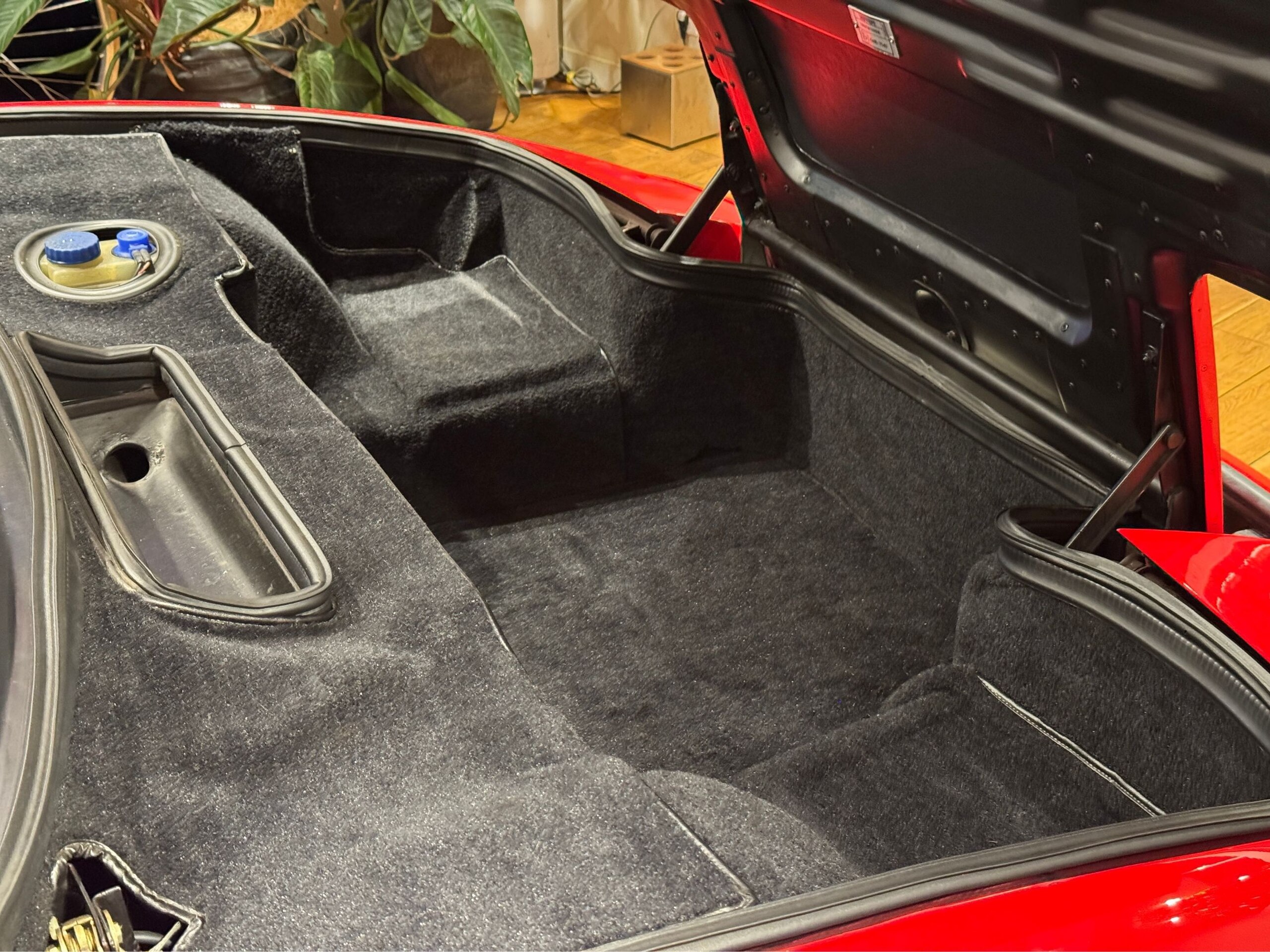 1988 Ferrari Testarossa — Photo 18 / 19