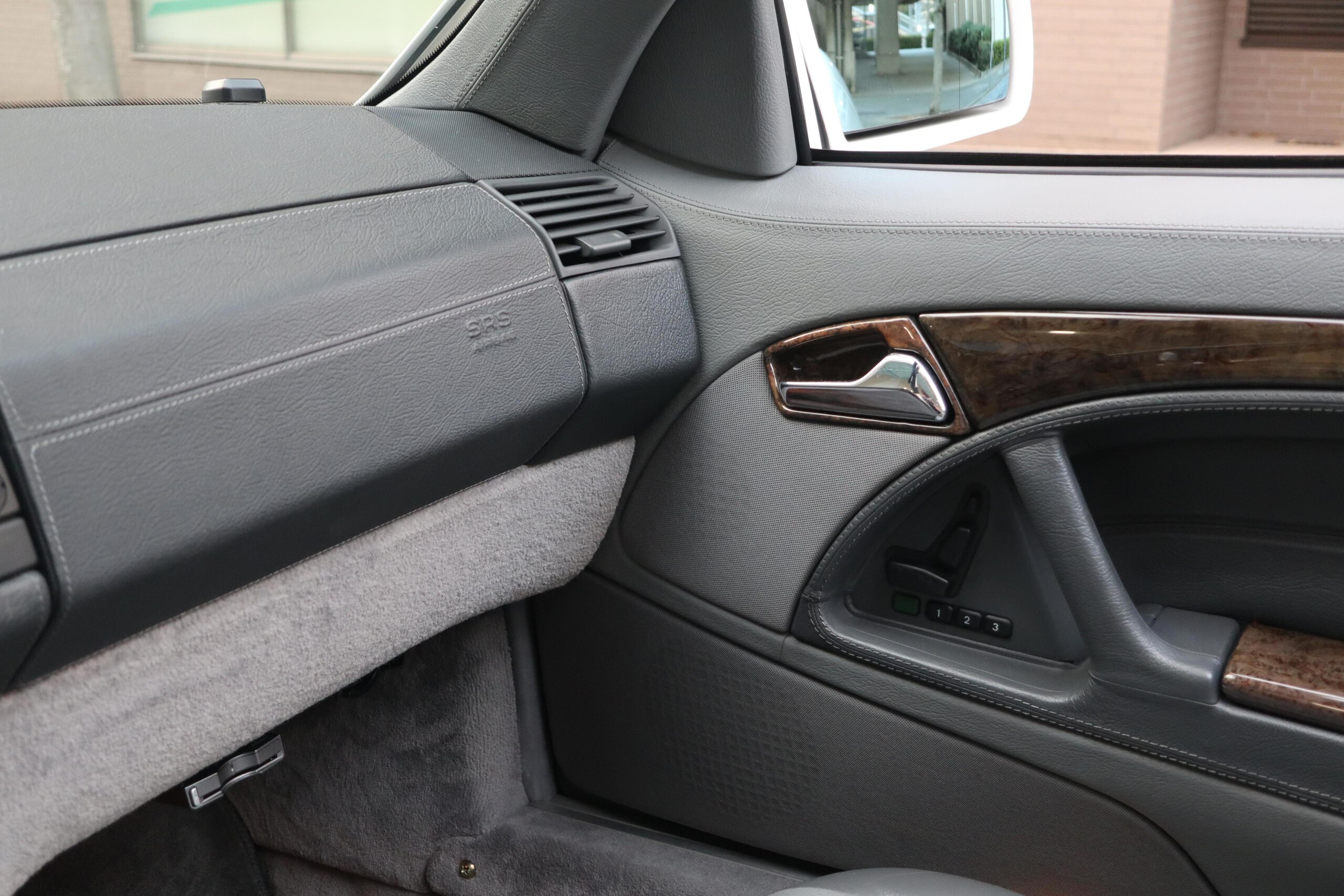 1996 Mercedes Benz SL60 AMG — Photo 18 / 24