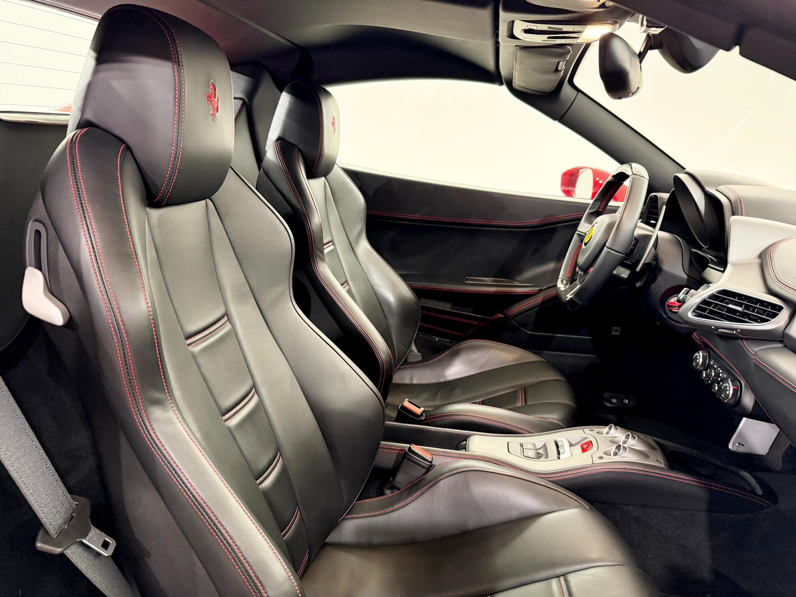 2015 Ferrari 458 Spider — Photo 25 / 37