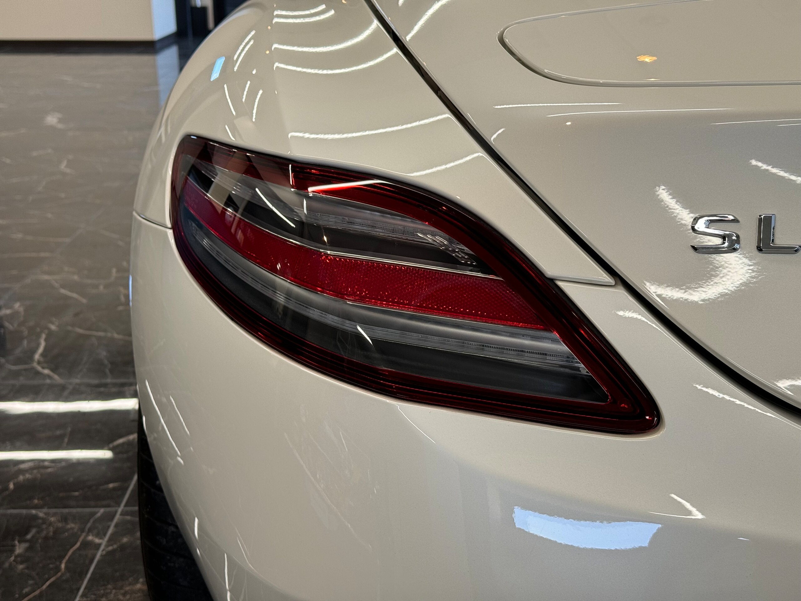 2012 Mercedes Benz SLS AMG Roadster — Photo 24 / 27