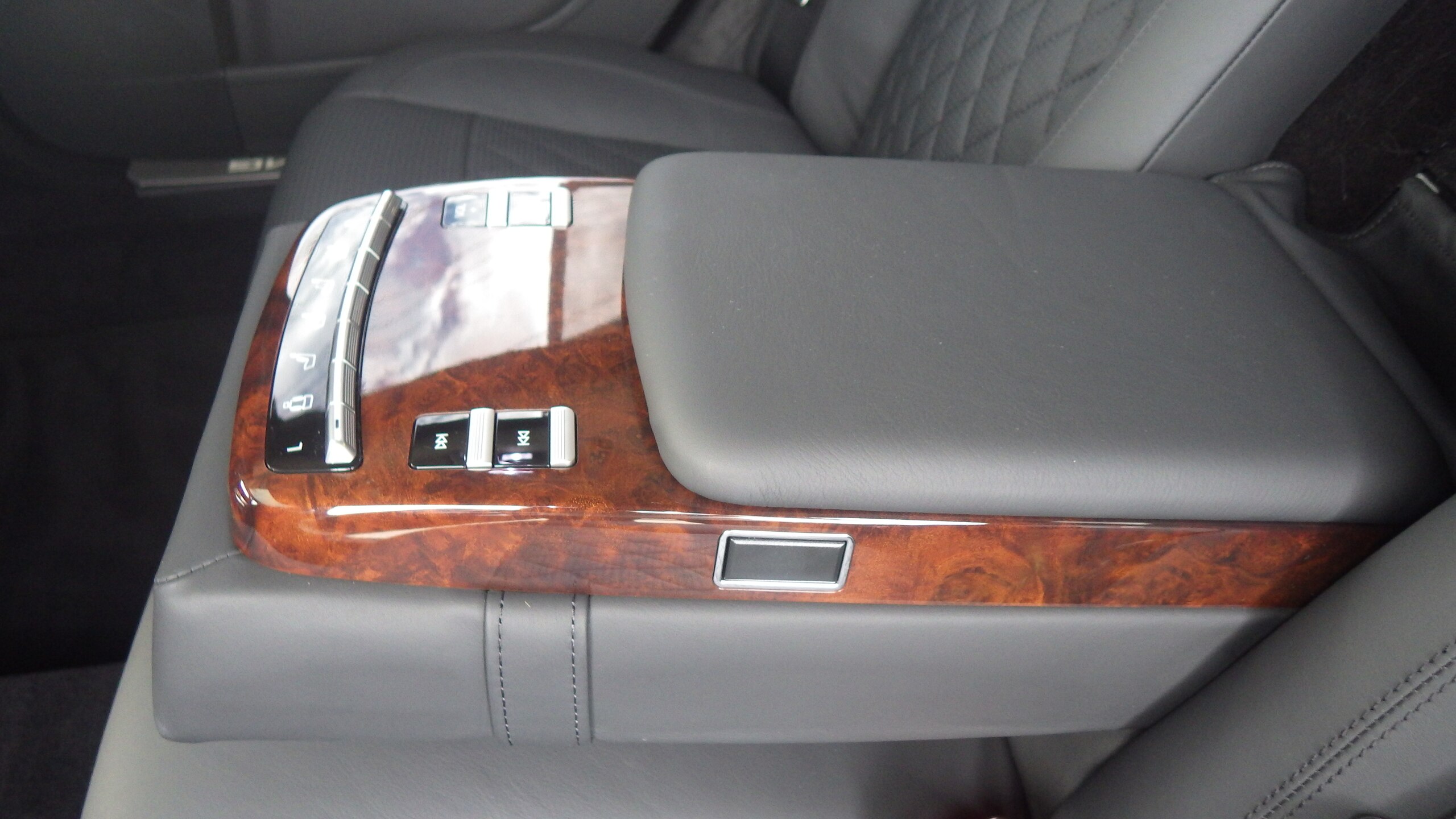 2008 Mercedes Benz S65 AMG Long — Photo 18 / 23
