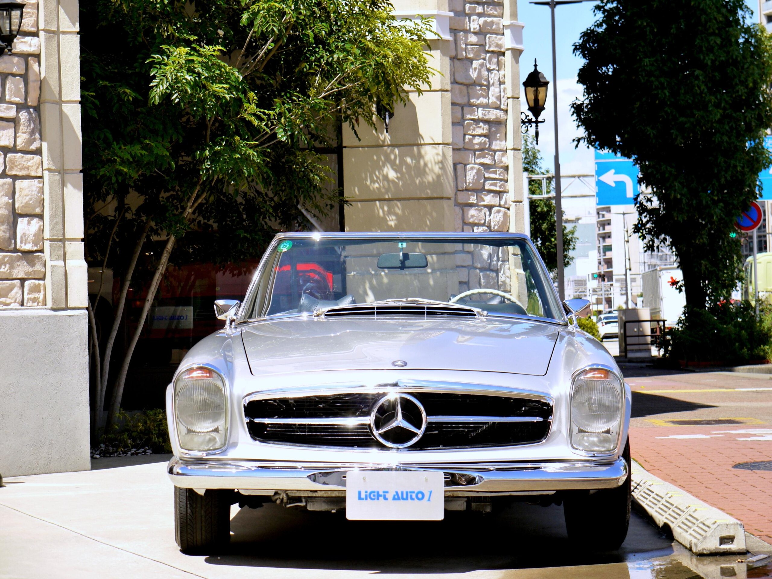 1969 Mercedes Benz 280SL for sale in Japan