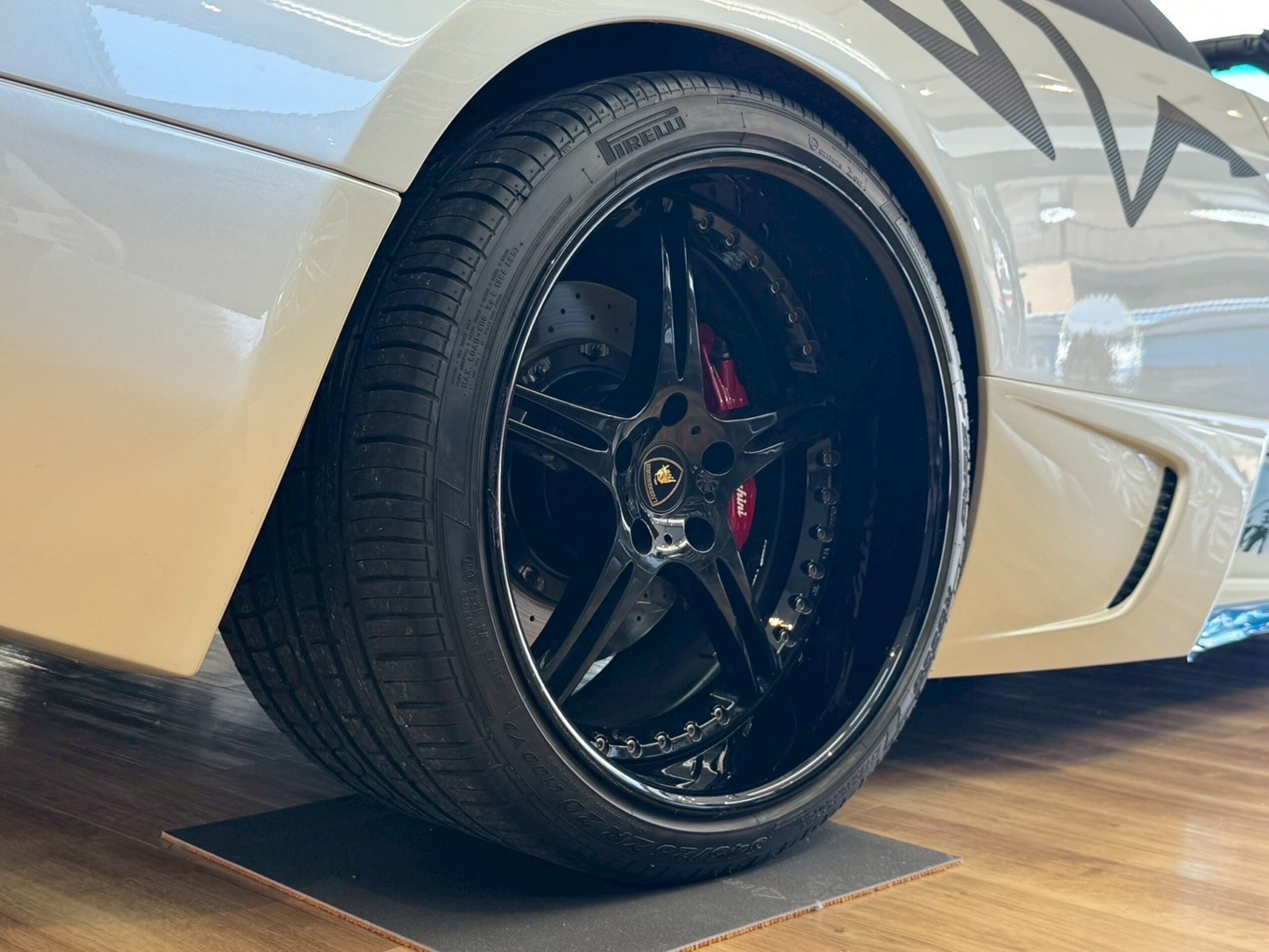2007 Lamborghini Murcielago Roadster — Photo 15 / 16