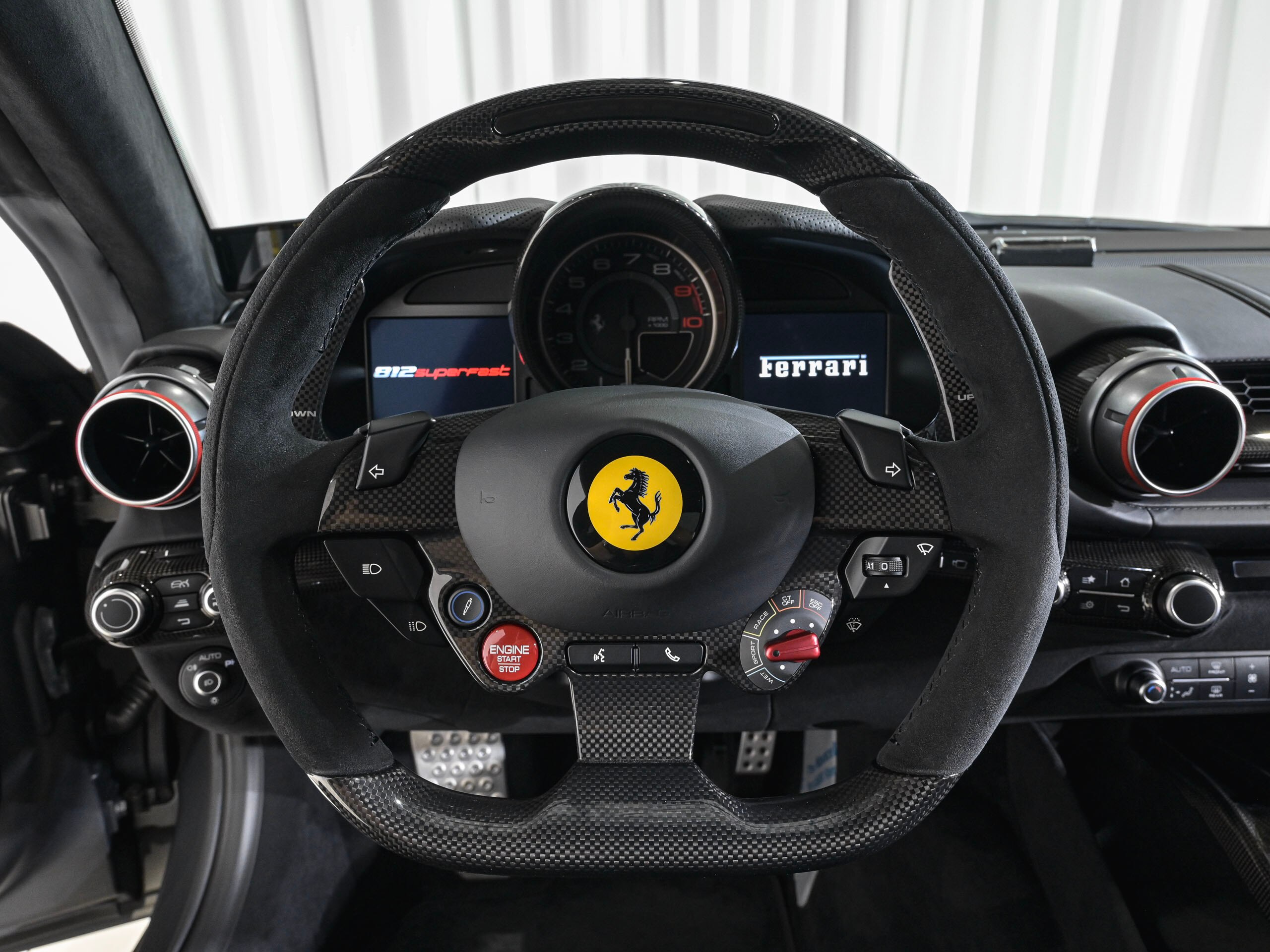 2020 Ferrari 812 Superfast — Photo 12 / 38