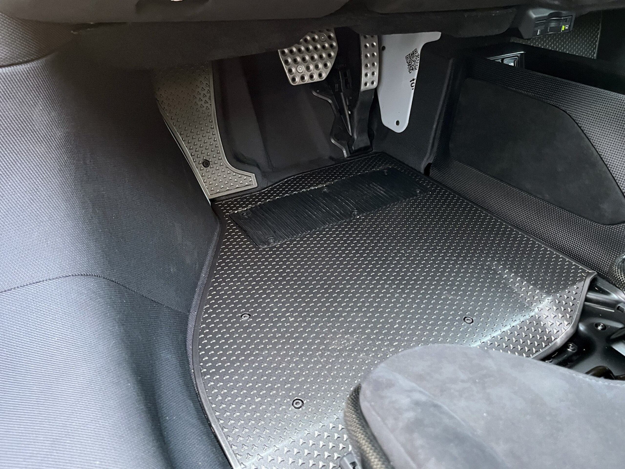 2026 Ferrari 296 Speciale — Photo 23 / 28