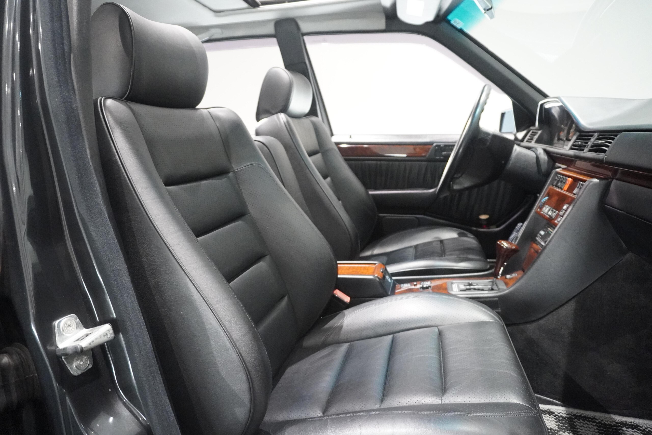 1993 Mercedes Benz 500E — Photo 15 / 23