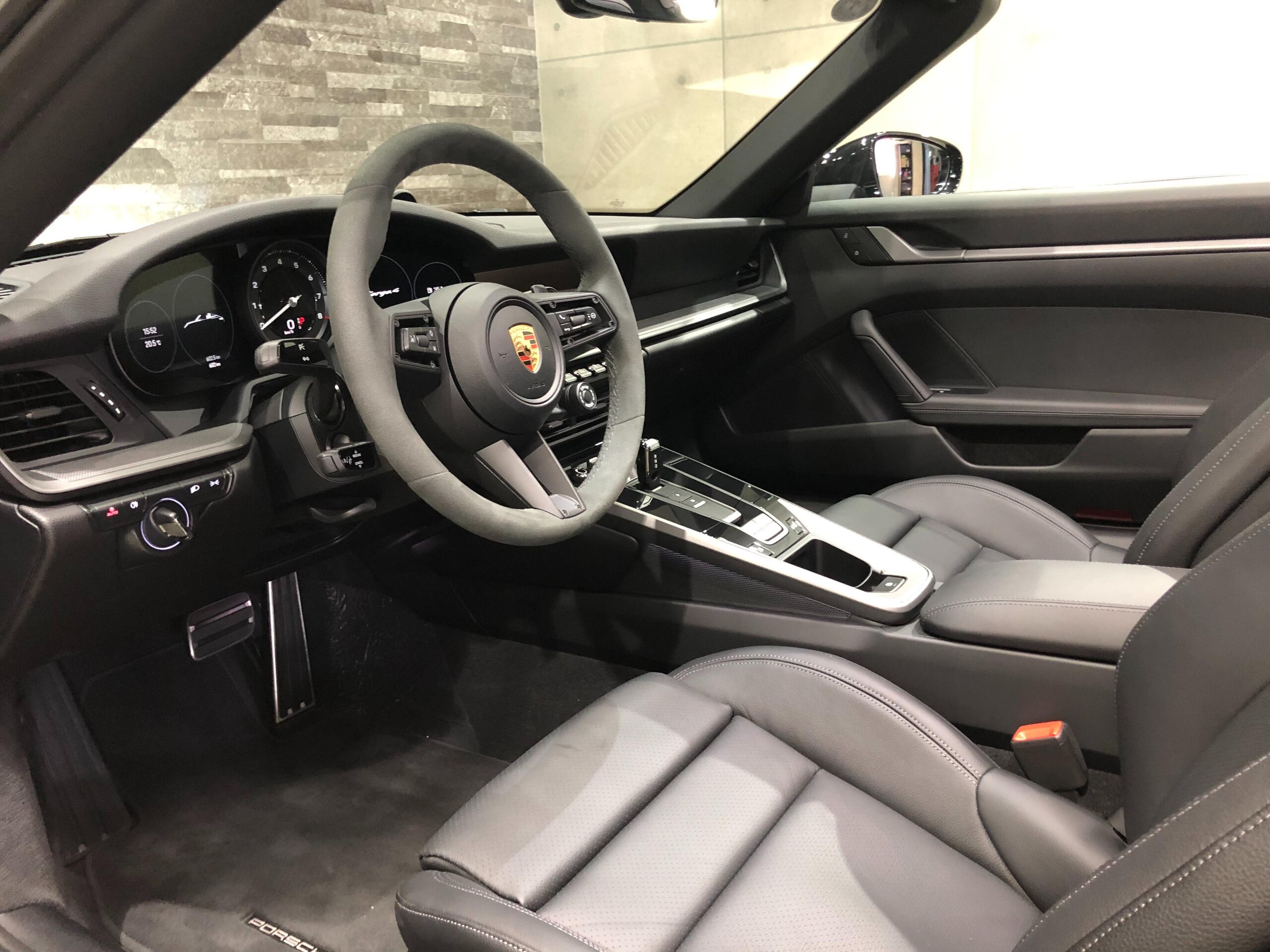 2024 Porsche 911 Targa 4 — Photo 12 / 26