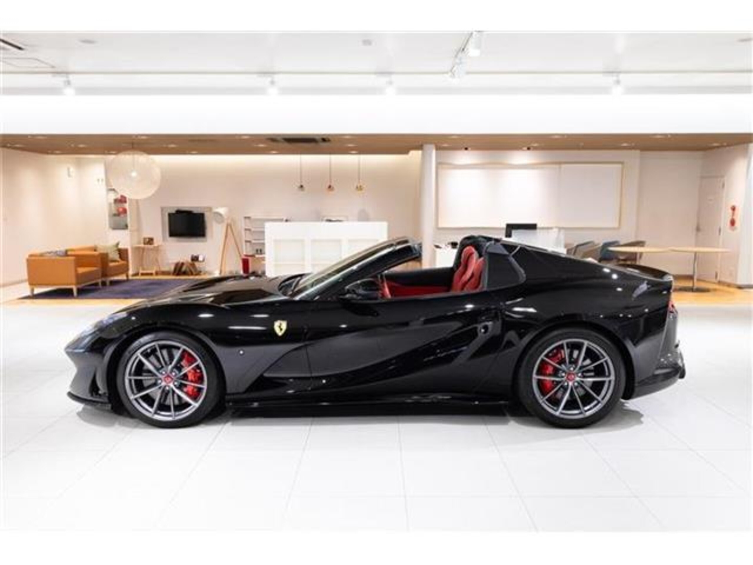 2020 Ferrari 812GTS — Photo 11 / 18