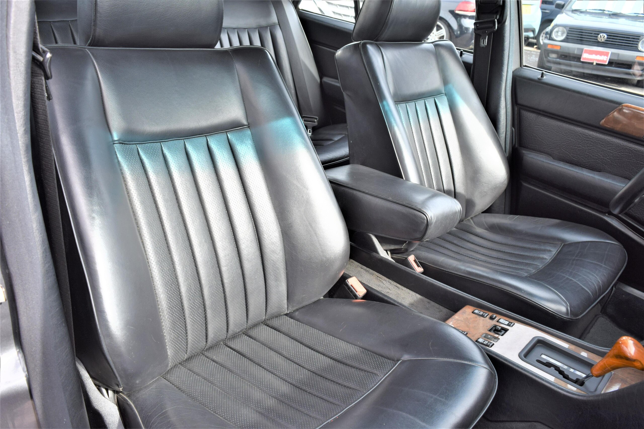 1988 Mercedes Benz 300E 3.2 AMG — Photo 14 / 20