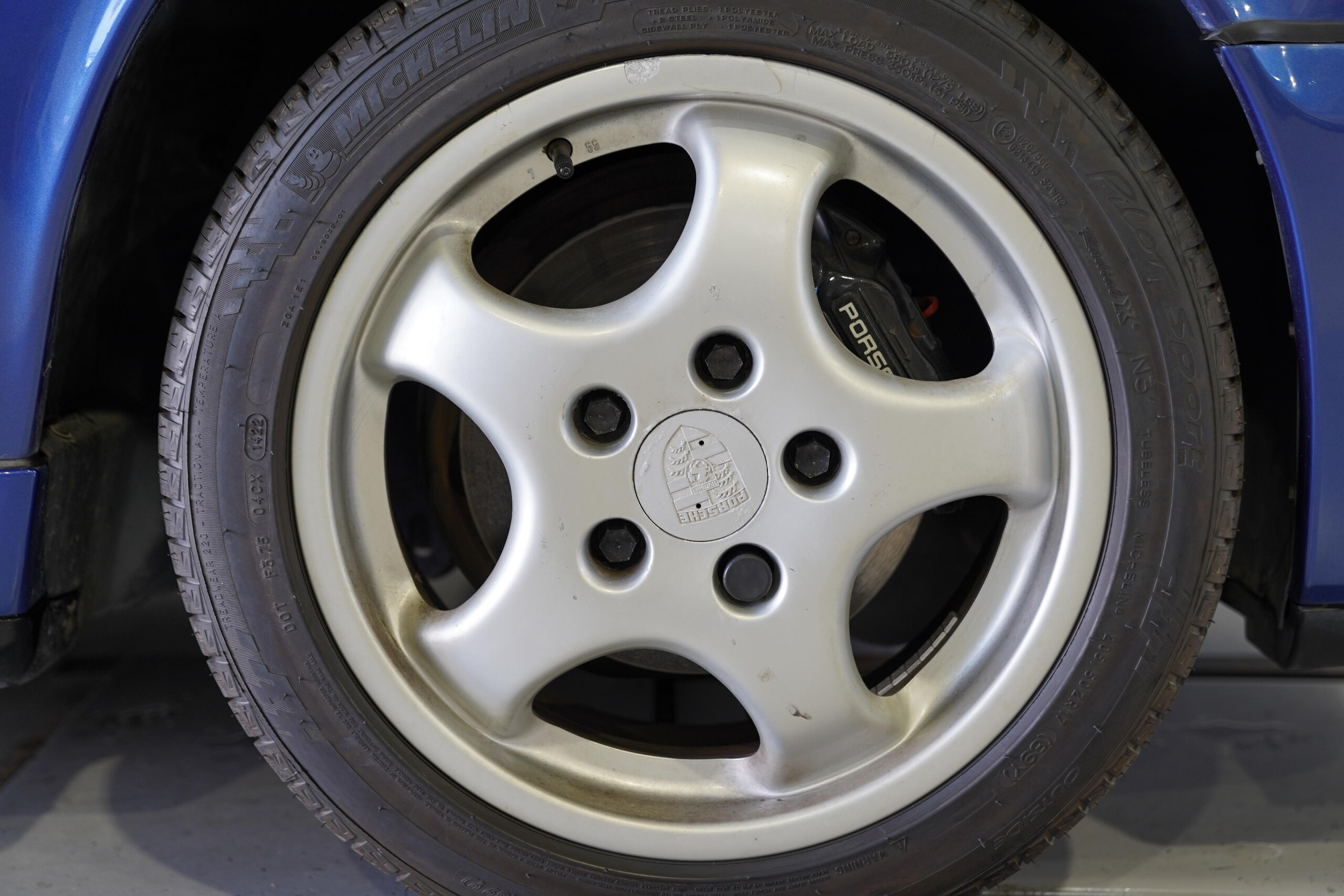 1991 Porsche 911 Carrera 2 — Photo 13 / 14